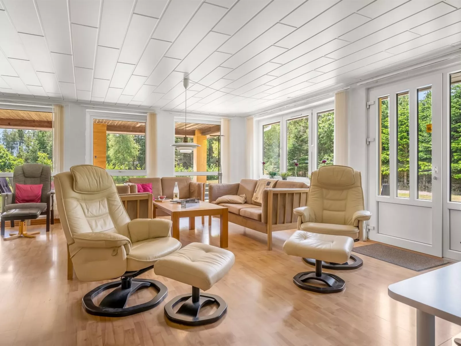 "Ebon" -  from the sea-Binnen