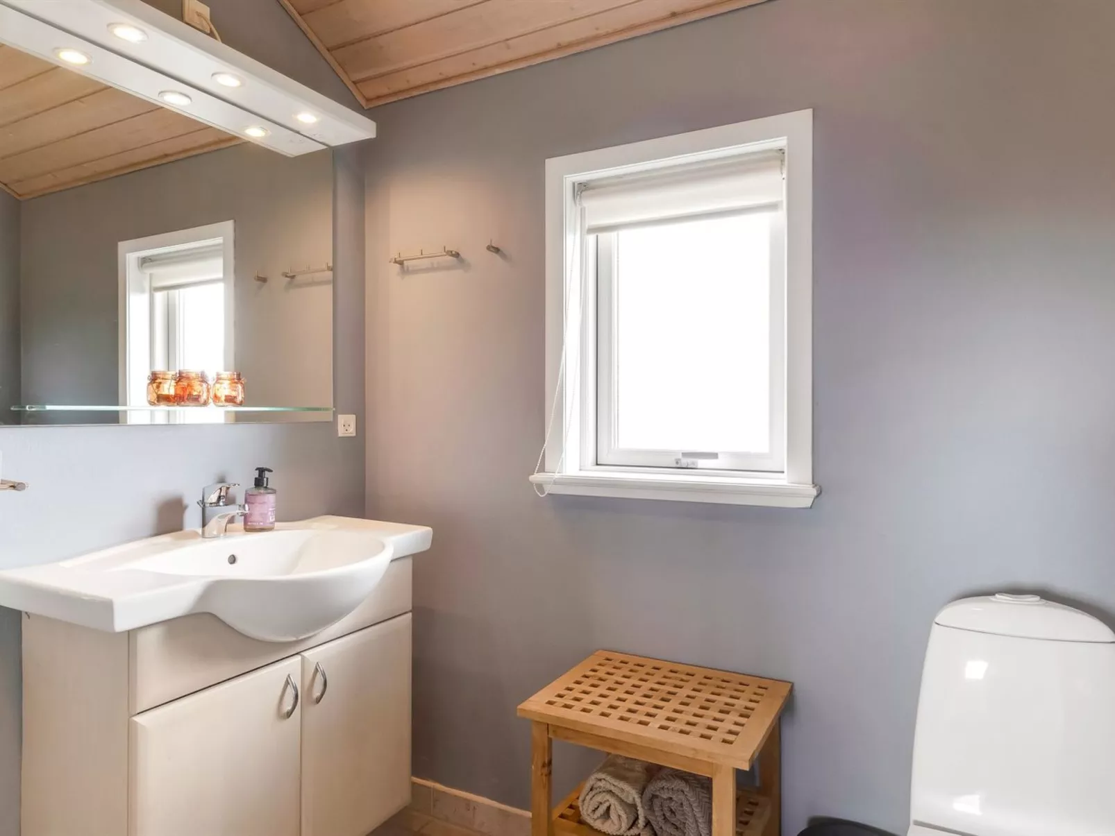 "Effie" - 500m from the sea-Binnen