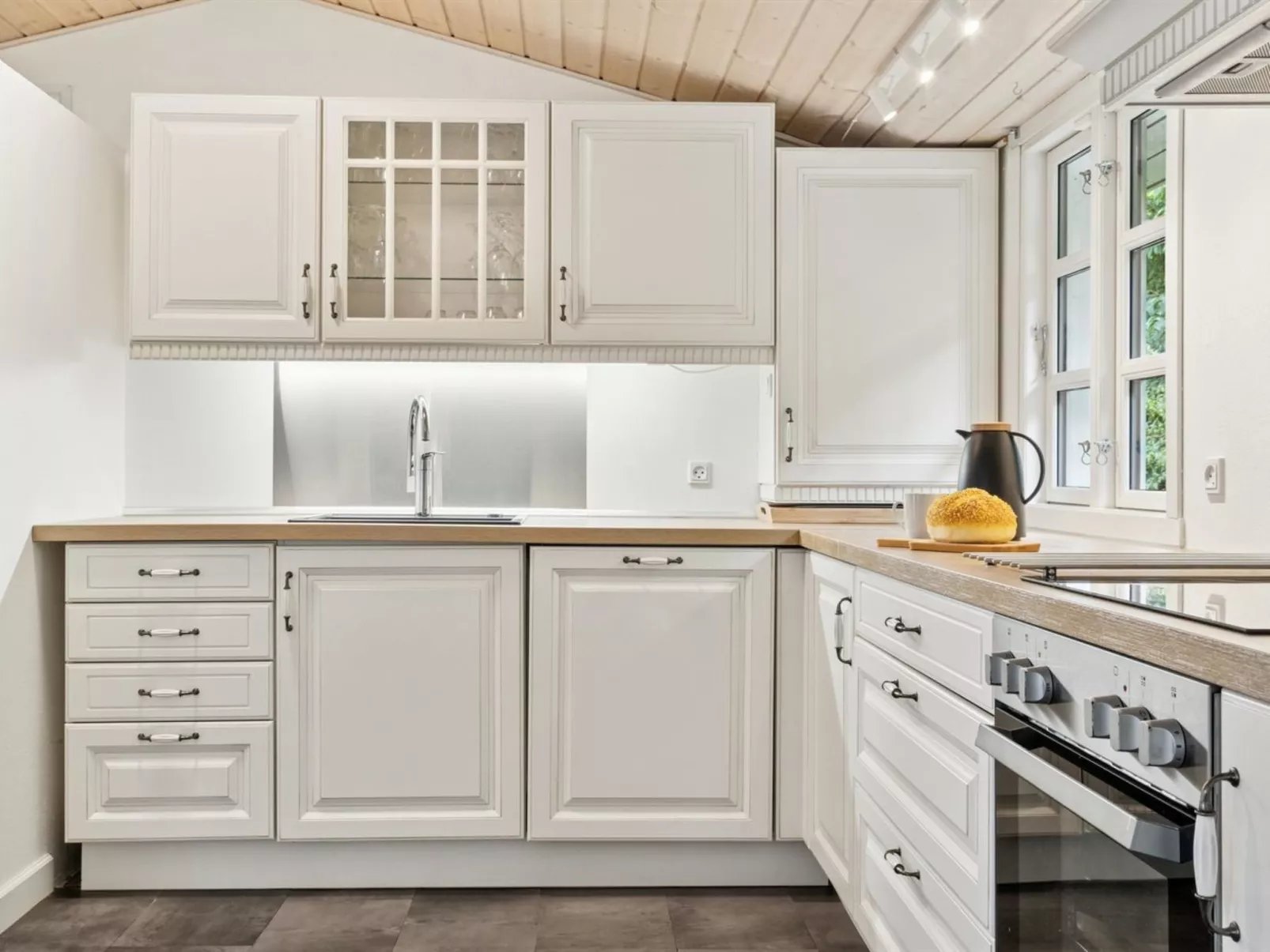 "Sixten" - 400m to the fjord-Binnen