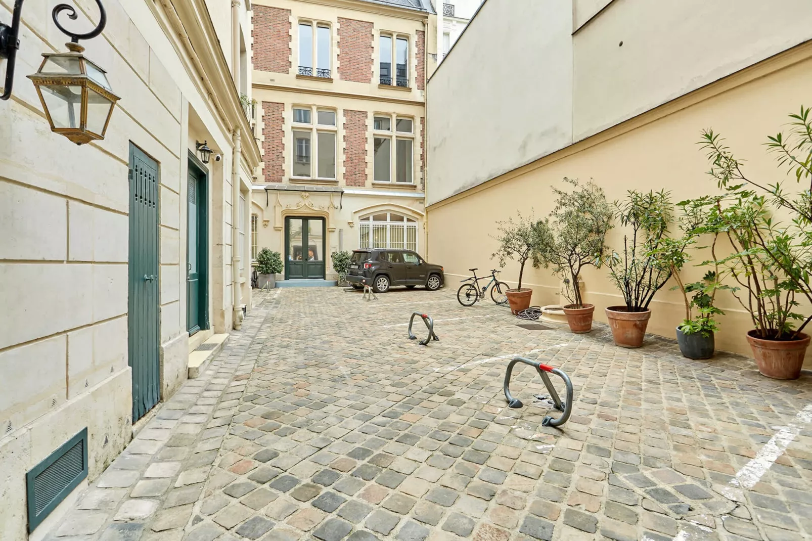 COLISEE B-Image-tags.