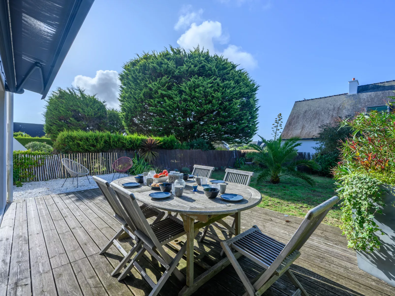 Maison Er Menhir-Buiten