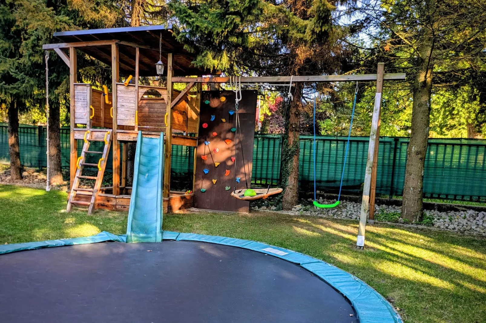 Apartament 4-osobowy na Portowej Kołobrzeg-Tuinen zomer