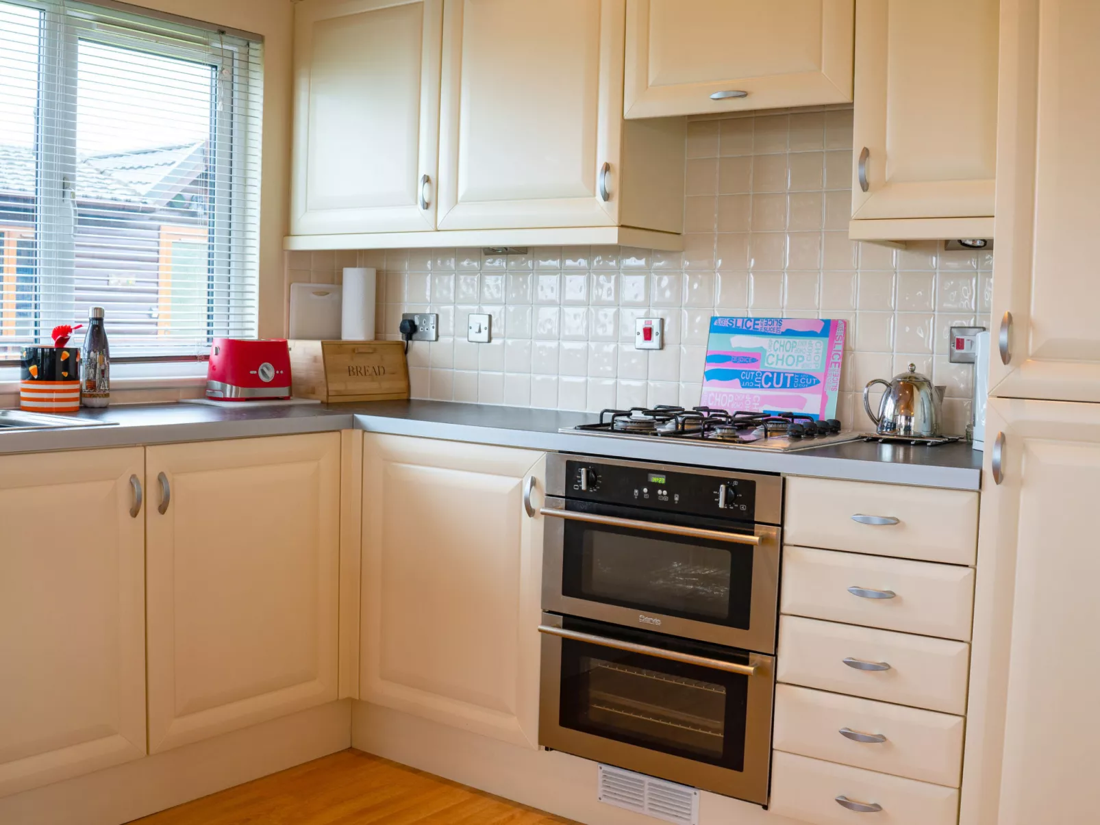 Whitsand Bay Lodge-Binnen