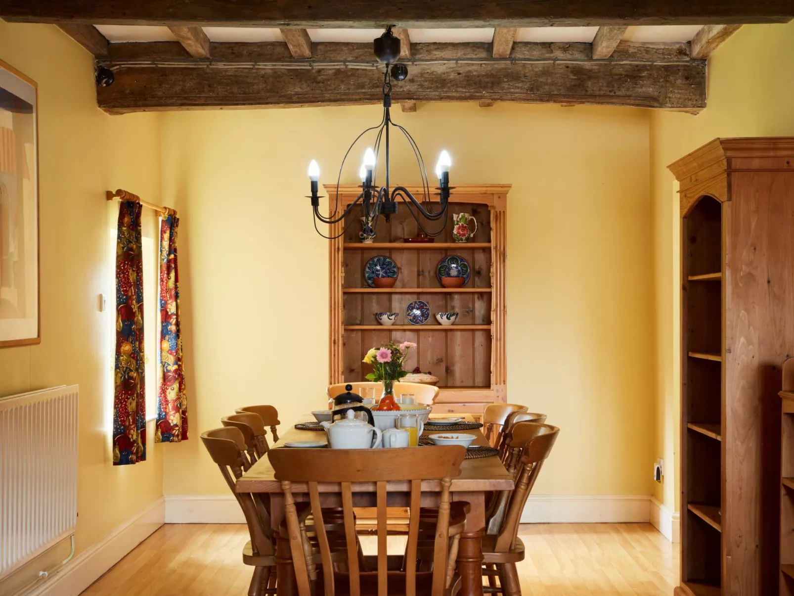 The Farmhouse-Binnen