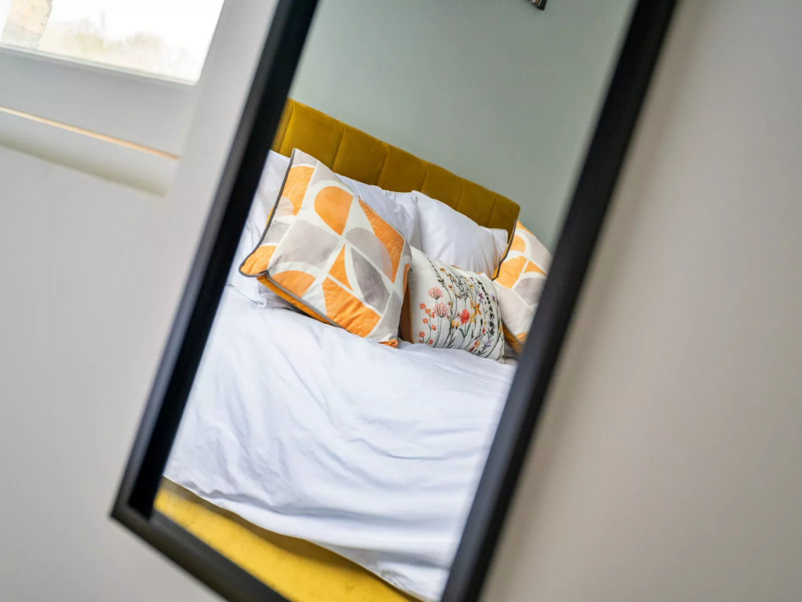 The Bank House-Binnen