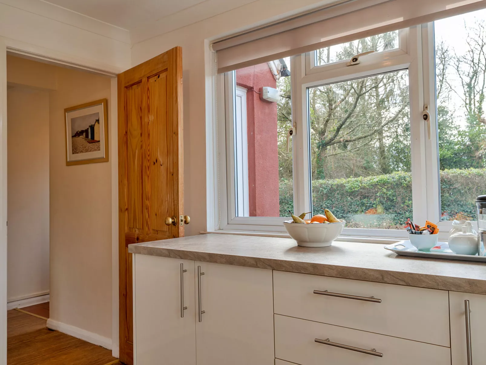 Glebe Cottage-Binnen