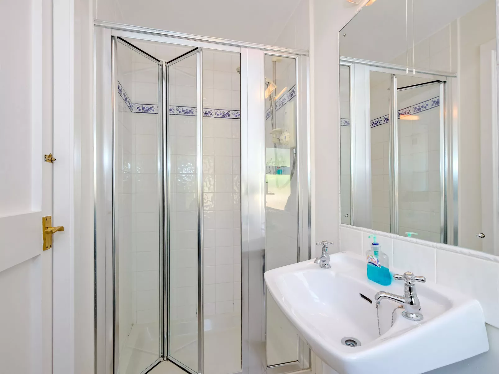 Corrennie School Cottage-Binnen