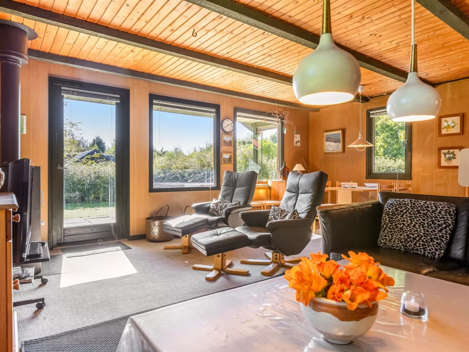 "Aron" - 30km from the sea-Binnen