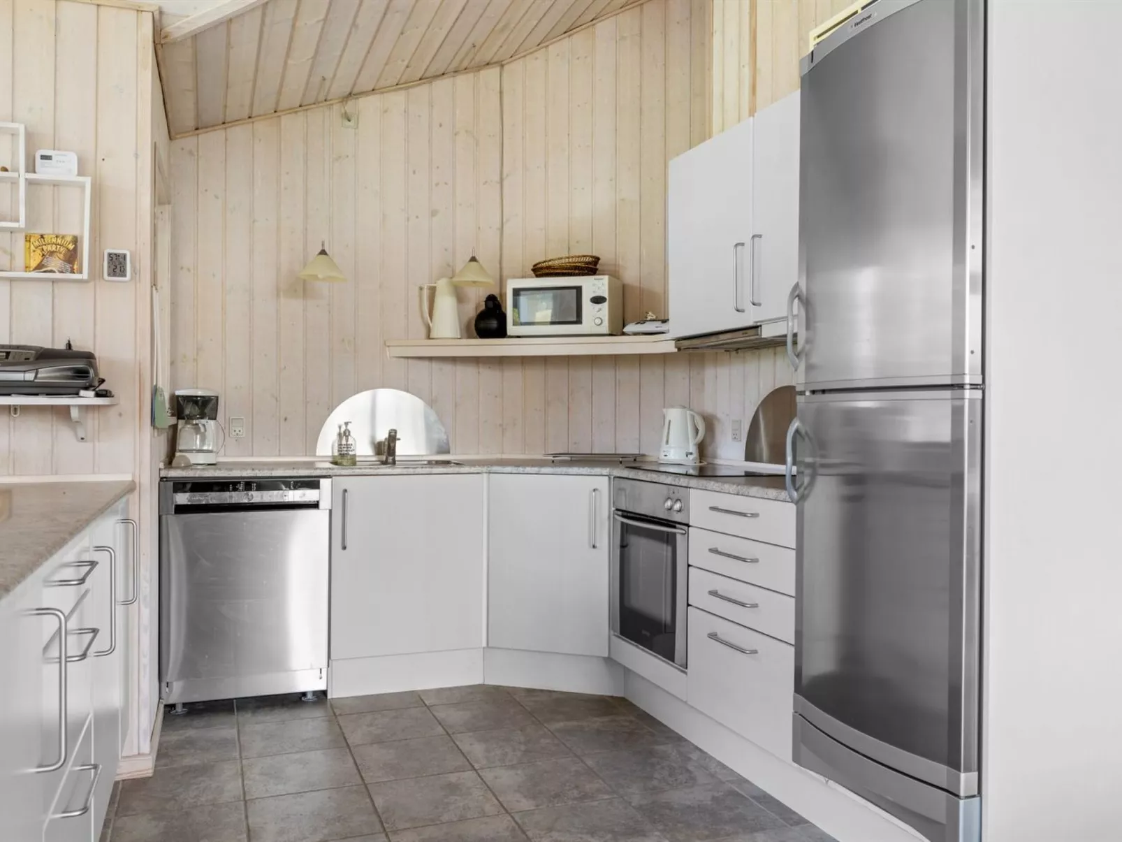 "Solja" - 85m from the sea-Binnen