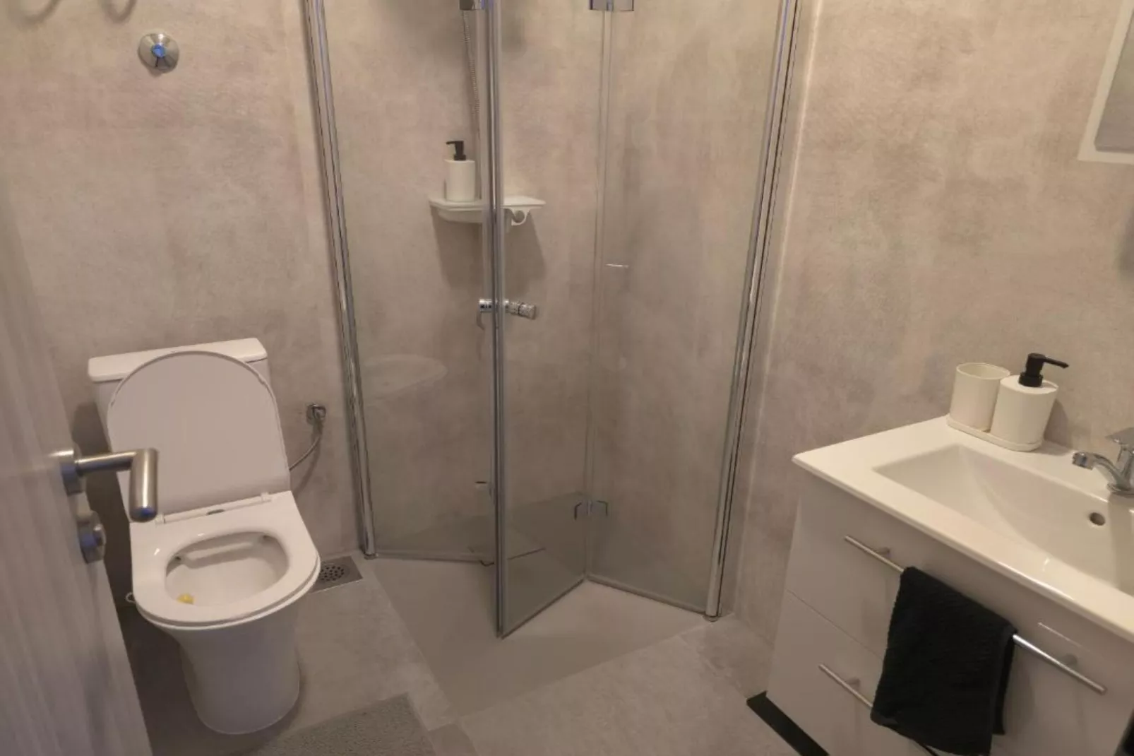 Rooms Burnum - Twin Room 7-Badkamer