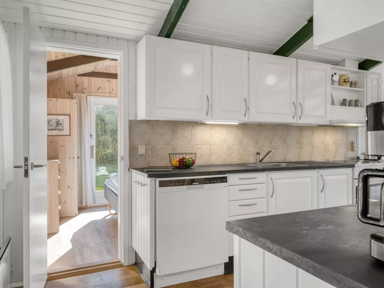 "Inola" - 3.5km from the sea-Binnen