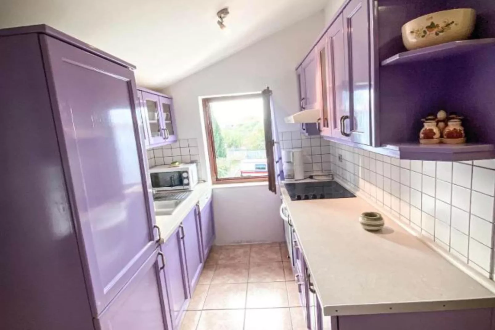 Peaceful Apartments With Style  - Two Bedroom Bedroom Apartment-Buitenlucht