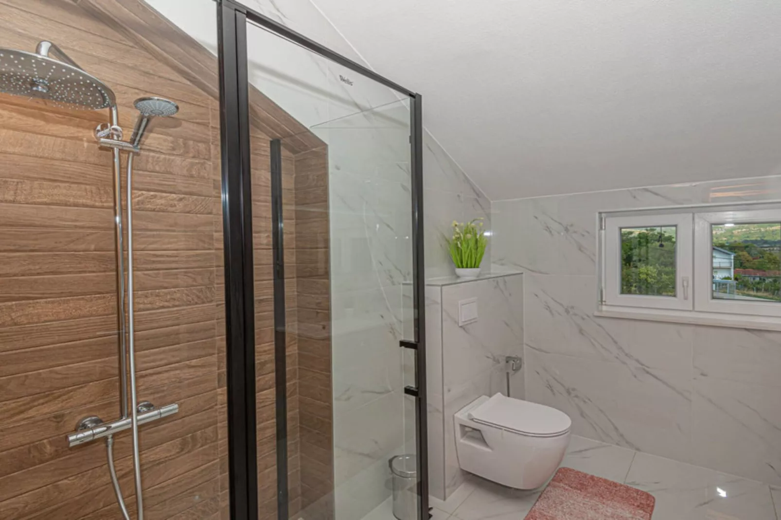 Villa Maria with Outdoor Pool - Five Bedroom Villa with Outdoor Pool-Badkamer