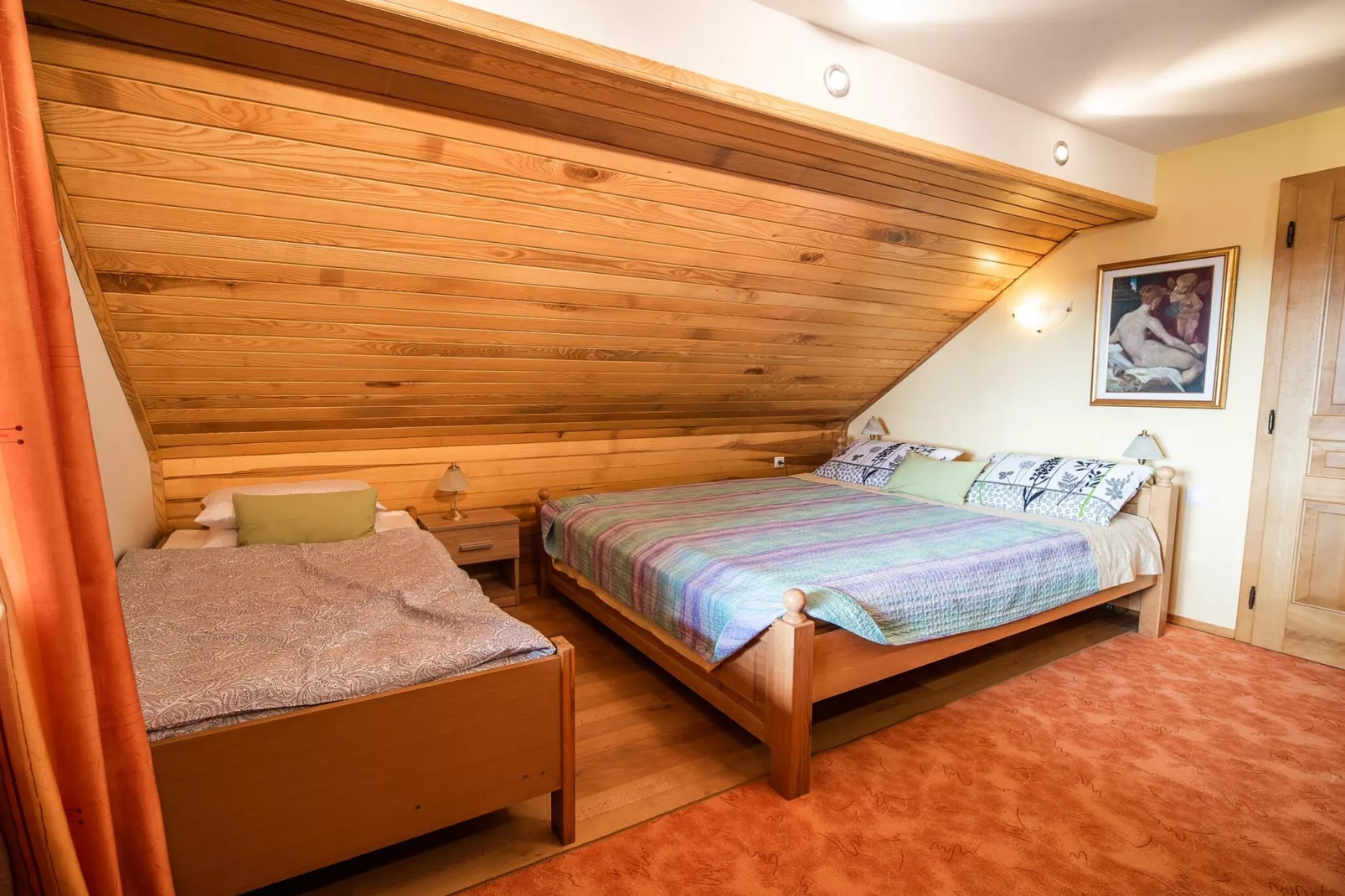 Vivid Hillside Country House with Hot-Tub and Sauna - Two Bedroom Country House-Slaapkamer