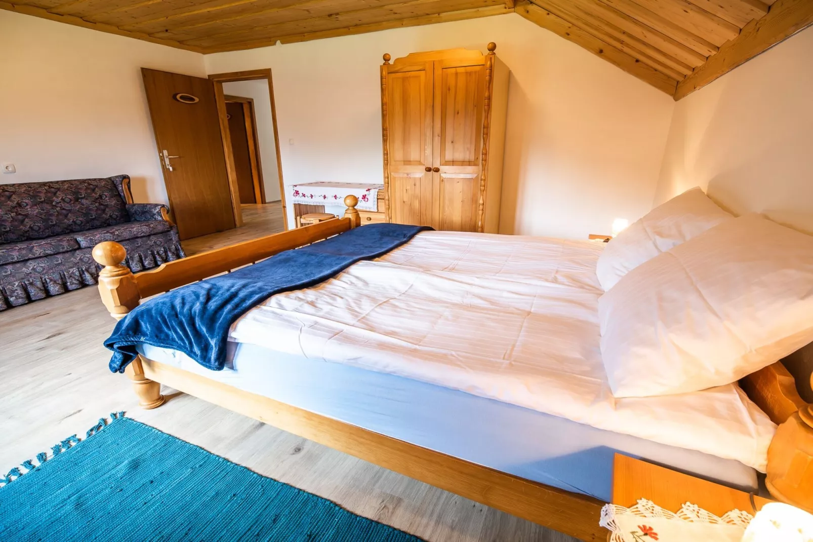 Bloomfield Retreat Country House with Sauna - Three Bedroom Country House-Slaapkamer