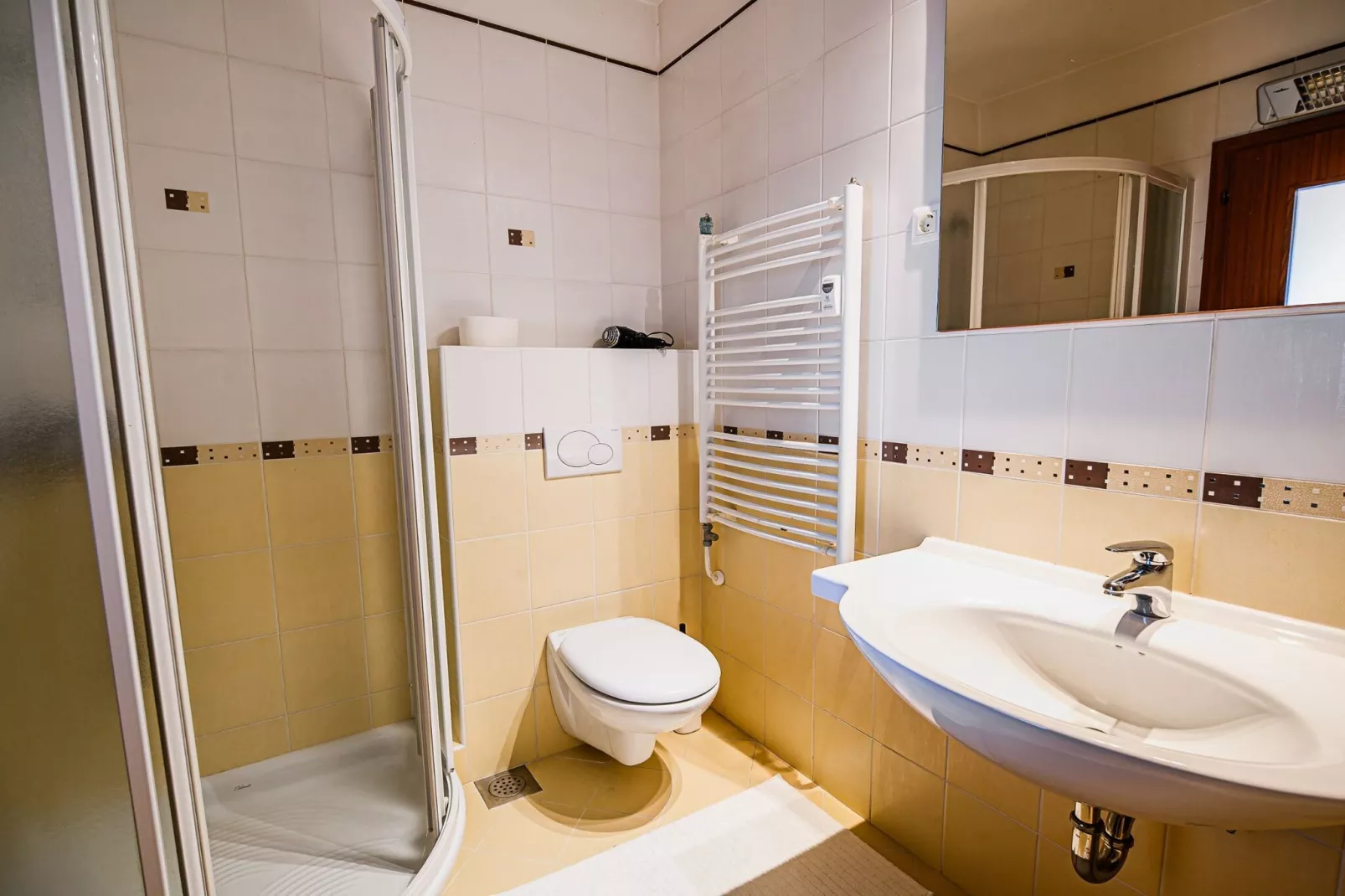 Elegant and Scenic Peaceful Apartments Portoroz - Studio Apartment with Terrace-Badkamer