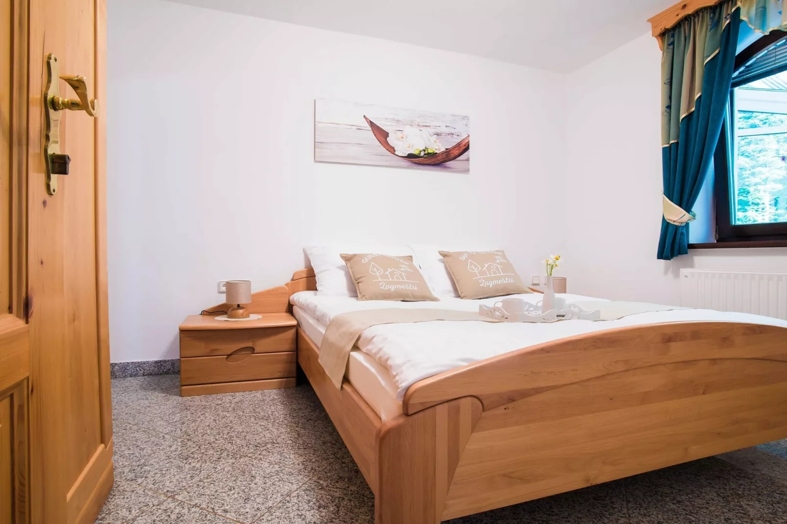 Rustic Authentic Holiday Home with Terrace and Wood Stove - Three Bedroom Holiday Home with Terrace-Slaapkamer