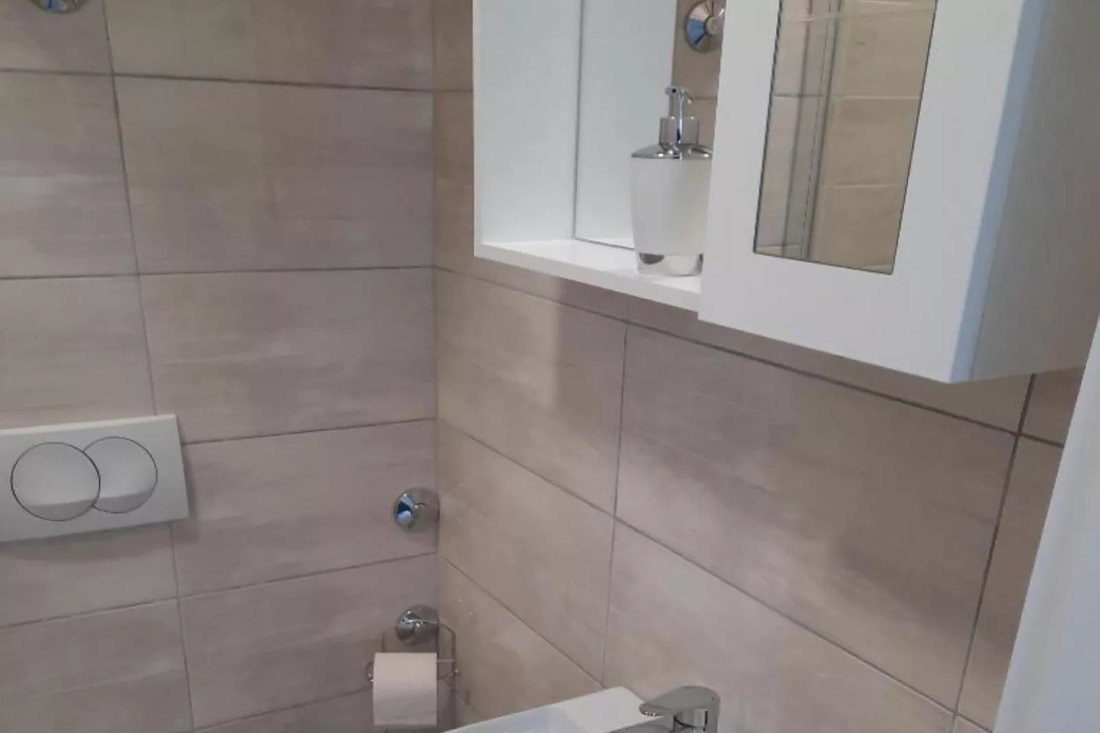 Two Bedroom Apartment 1-Badkamer