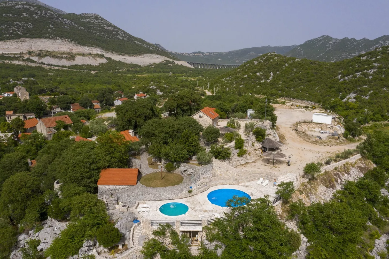 Rustical Resort Kokorići with Shared Outdoor Swimming Pool - One Bedroom Apartment-Uitzicht