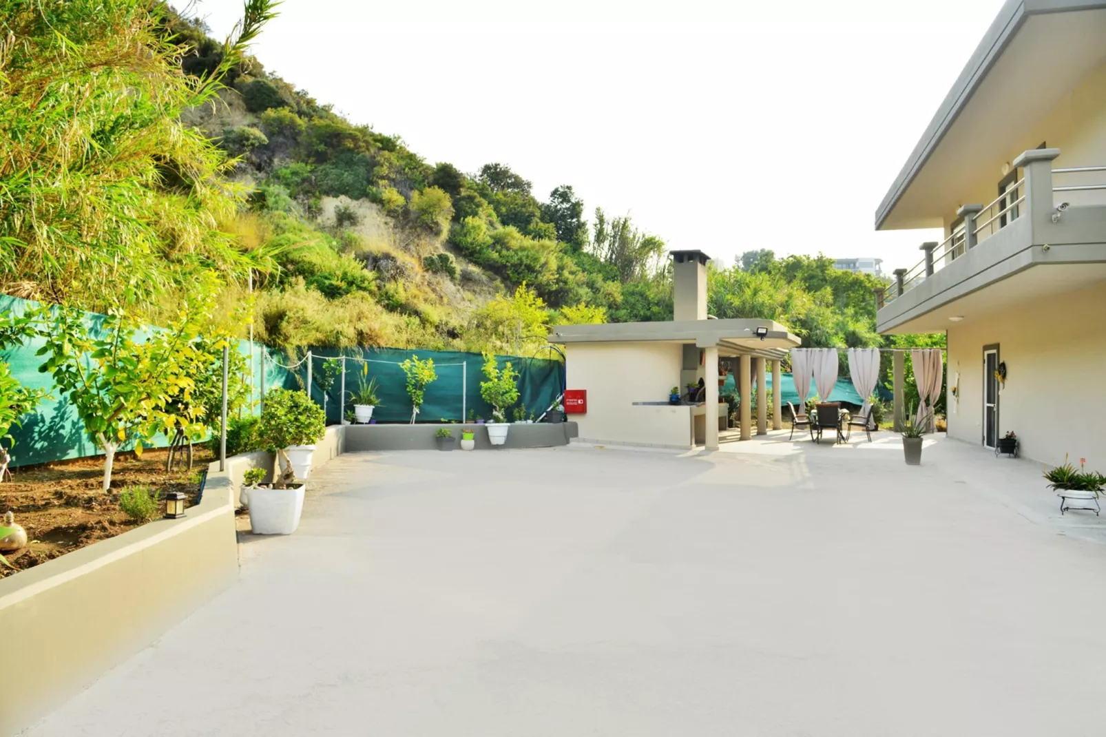 Villa Zambaka-Tuinen zomer