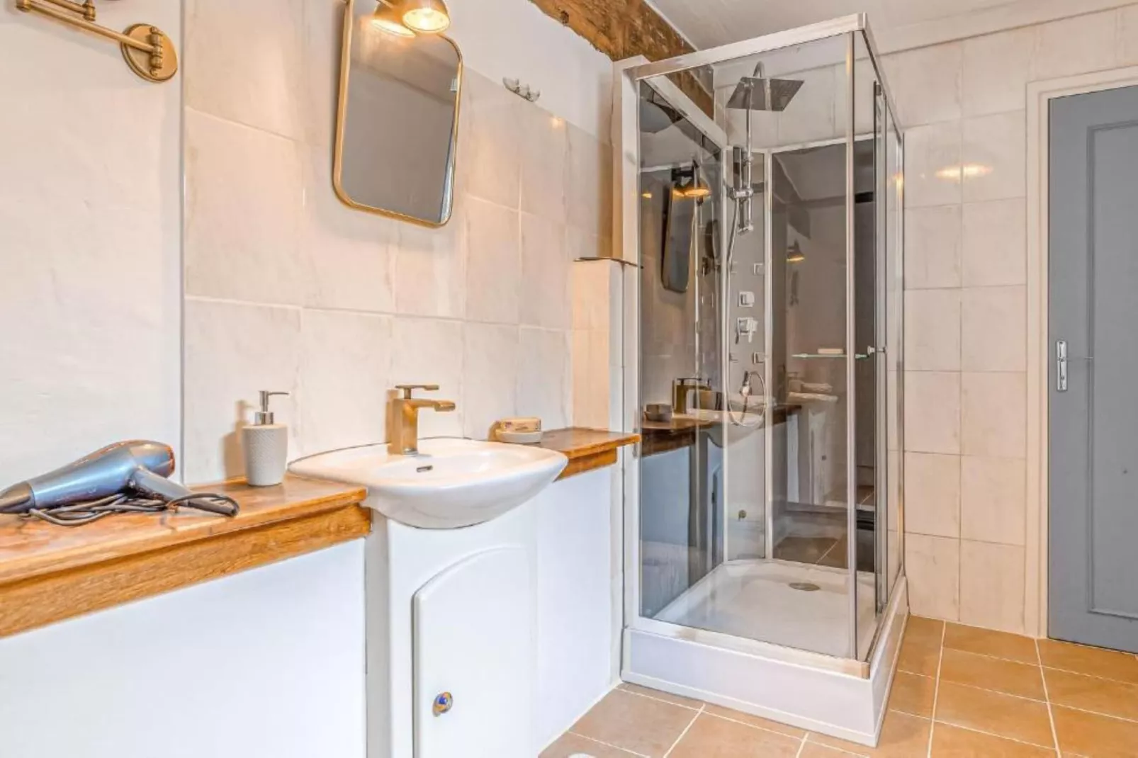 Boerderij Feny-Badkamer