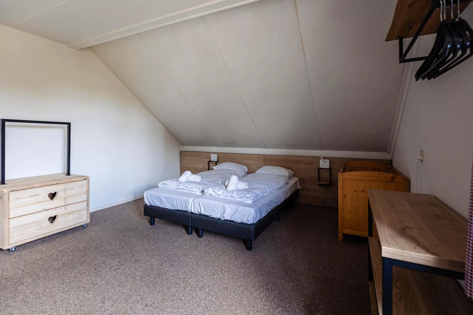 16 - Persons Family bungalow-Slaapkamer