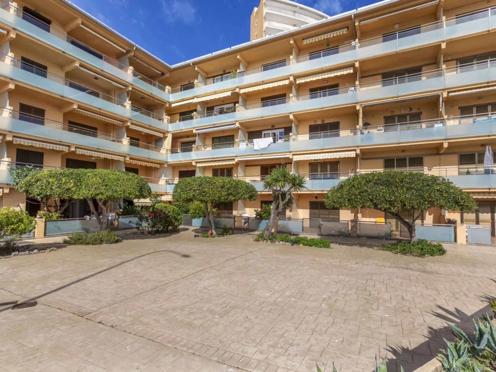 Palau del Mar-Buiten