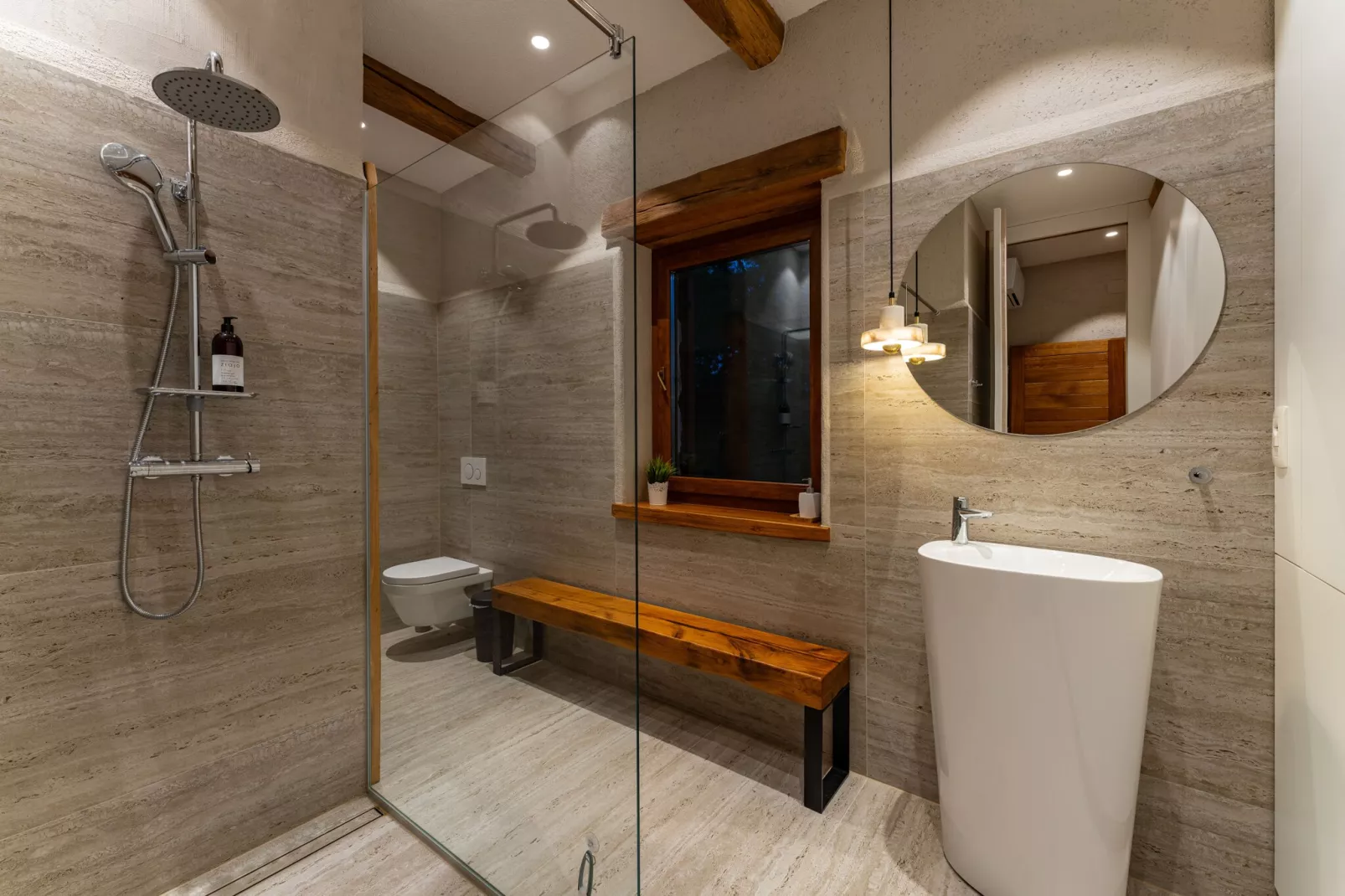 Authentic Villa Fisola-Badkamer