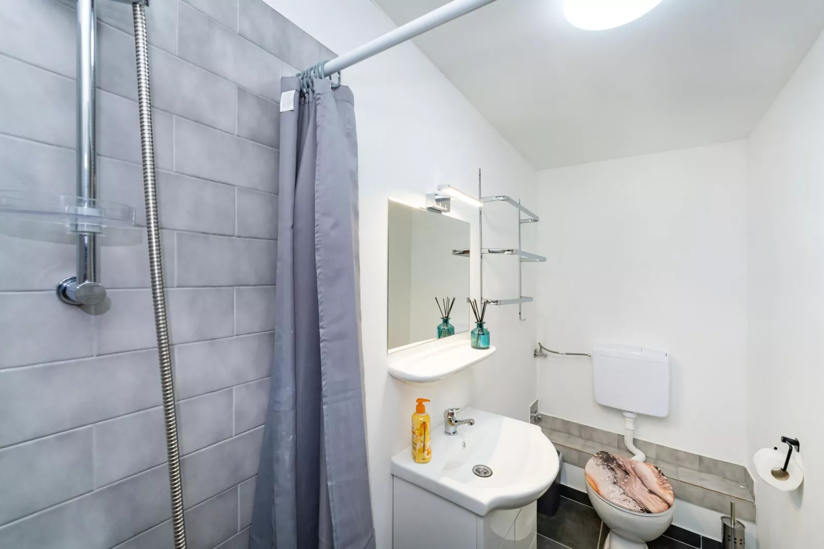 Holiday home Burgija-Badkamer