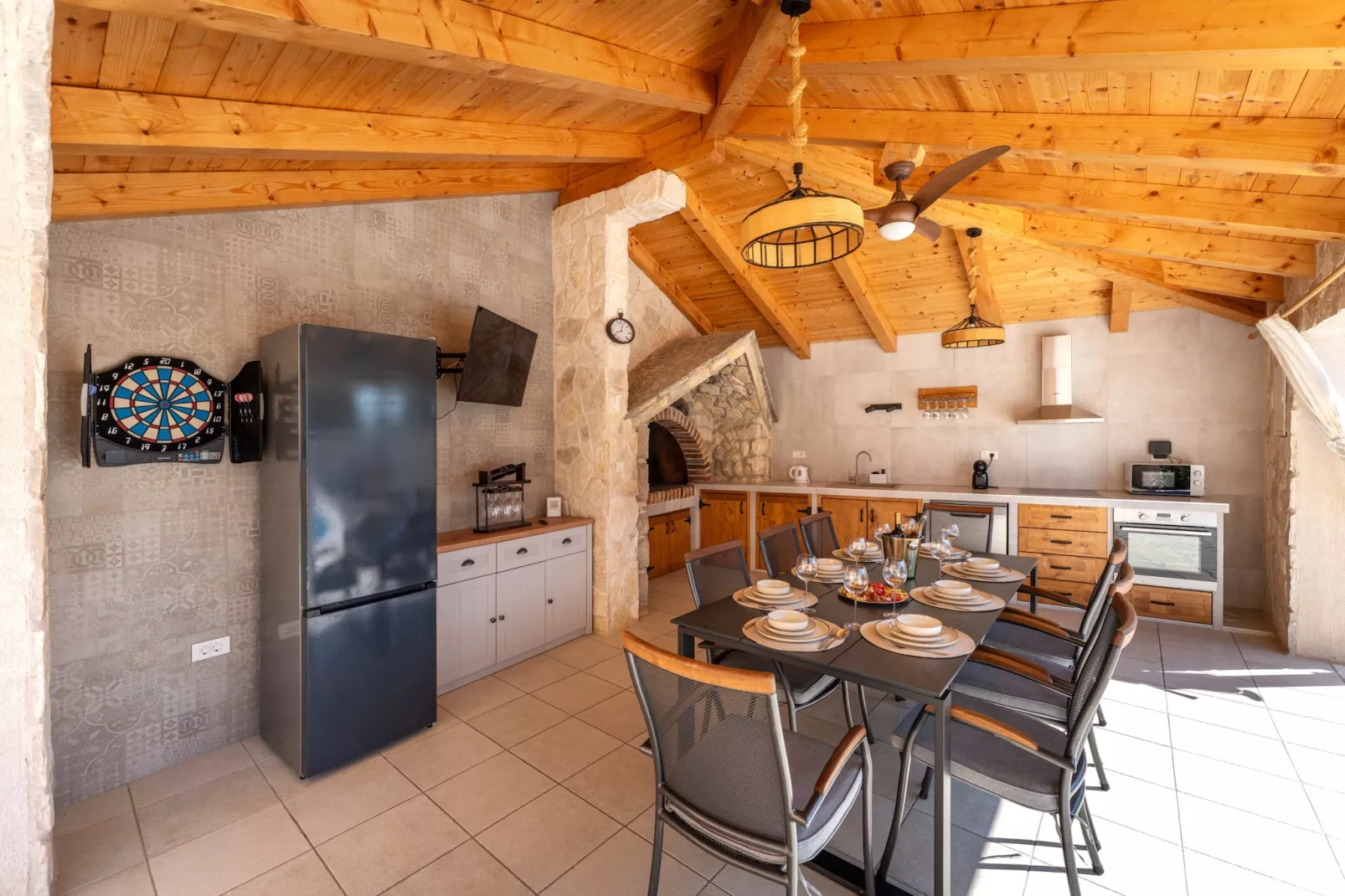 Holiday home Briscola-Eetkamer