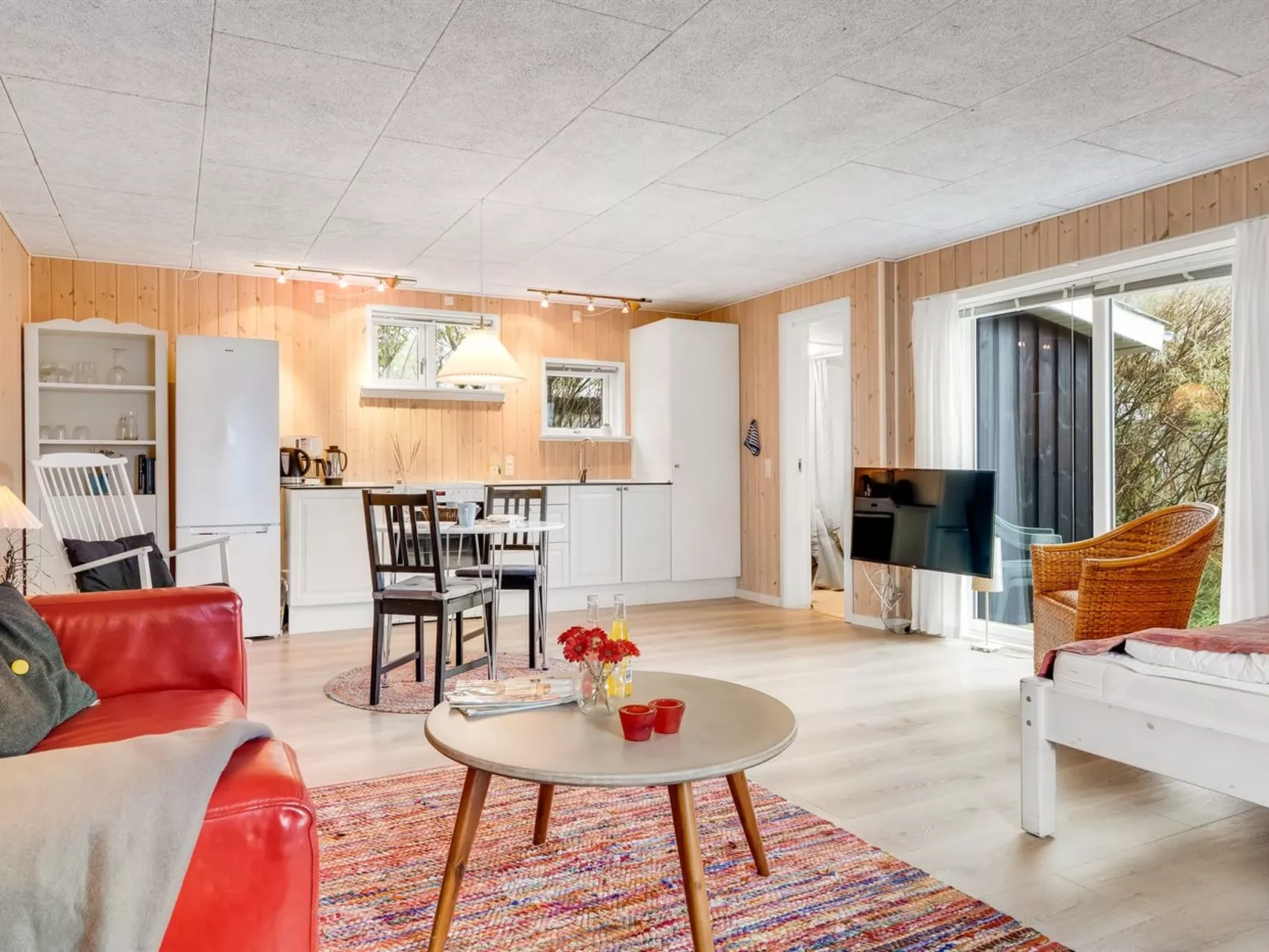 "Tekla" - 75m from the sea-Binnen