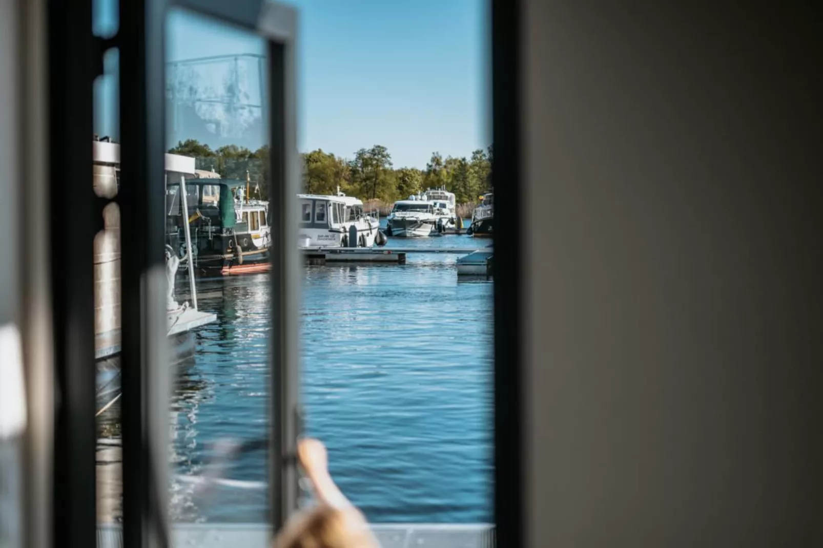 Hausboot in Zehdenick-Uitzicht zomer