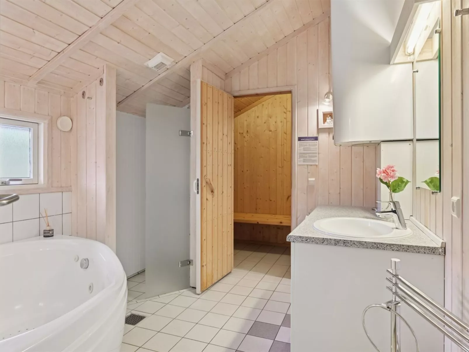 "Gyda" - 840m from the sea-Binnen