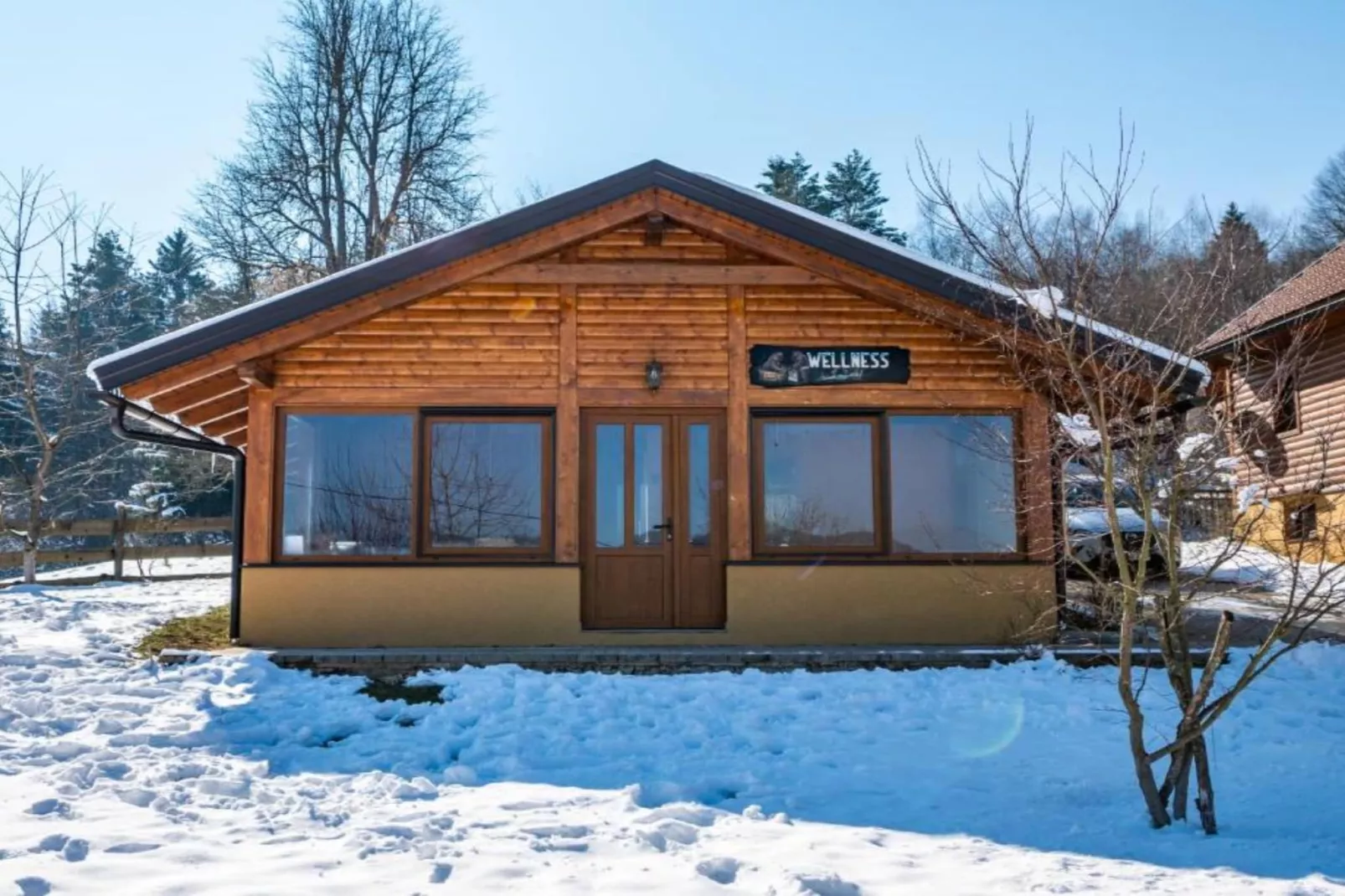 Brezova Poljana Lodge with Sauna and Hot-Tub - Five Bedroom Holiday Home-Buitenlucht