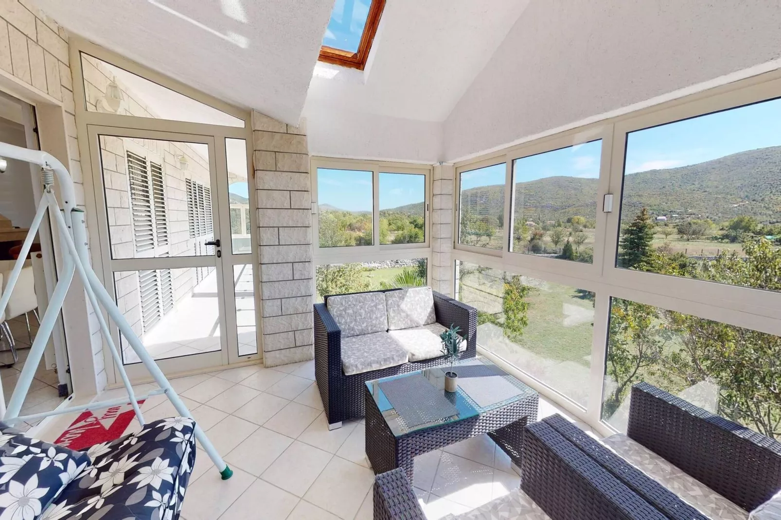 Sport & Spa Villa Neoric-Woonkamer