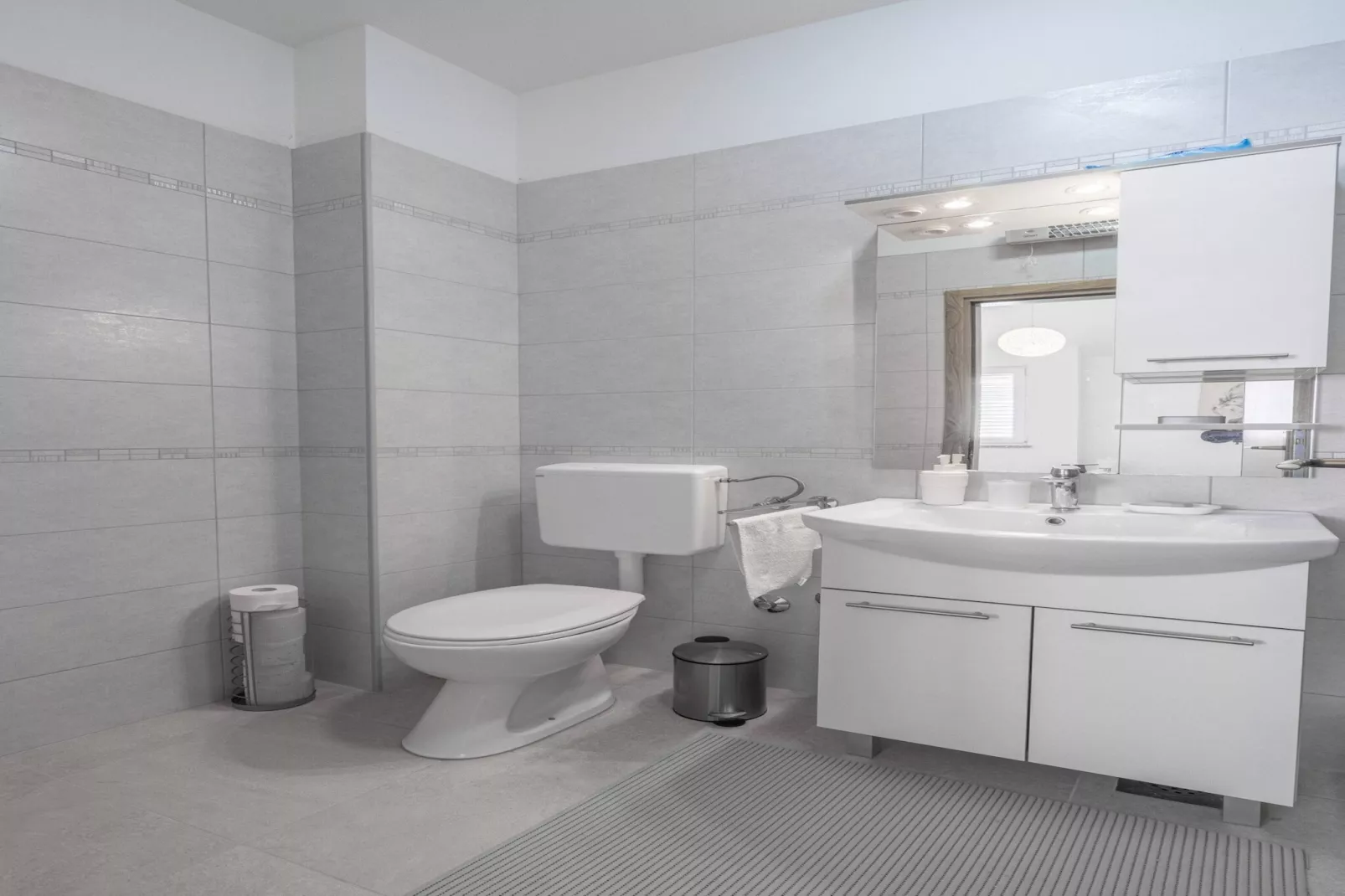 Sea view apartment Privlaka-Badkamer