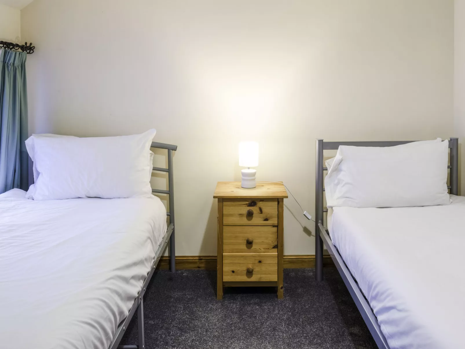 Pitgaveny Apartment-Binnen