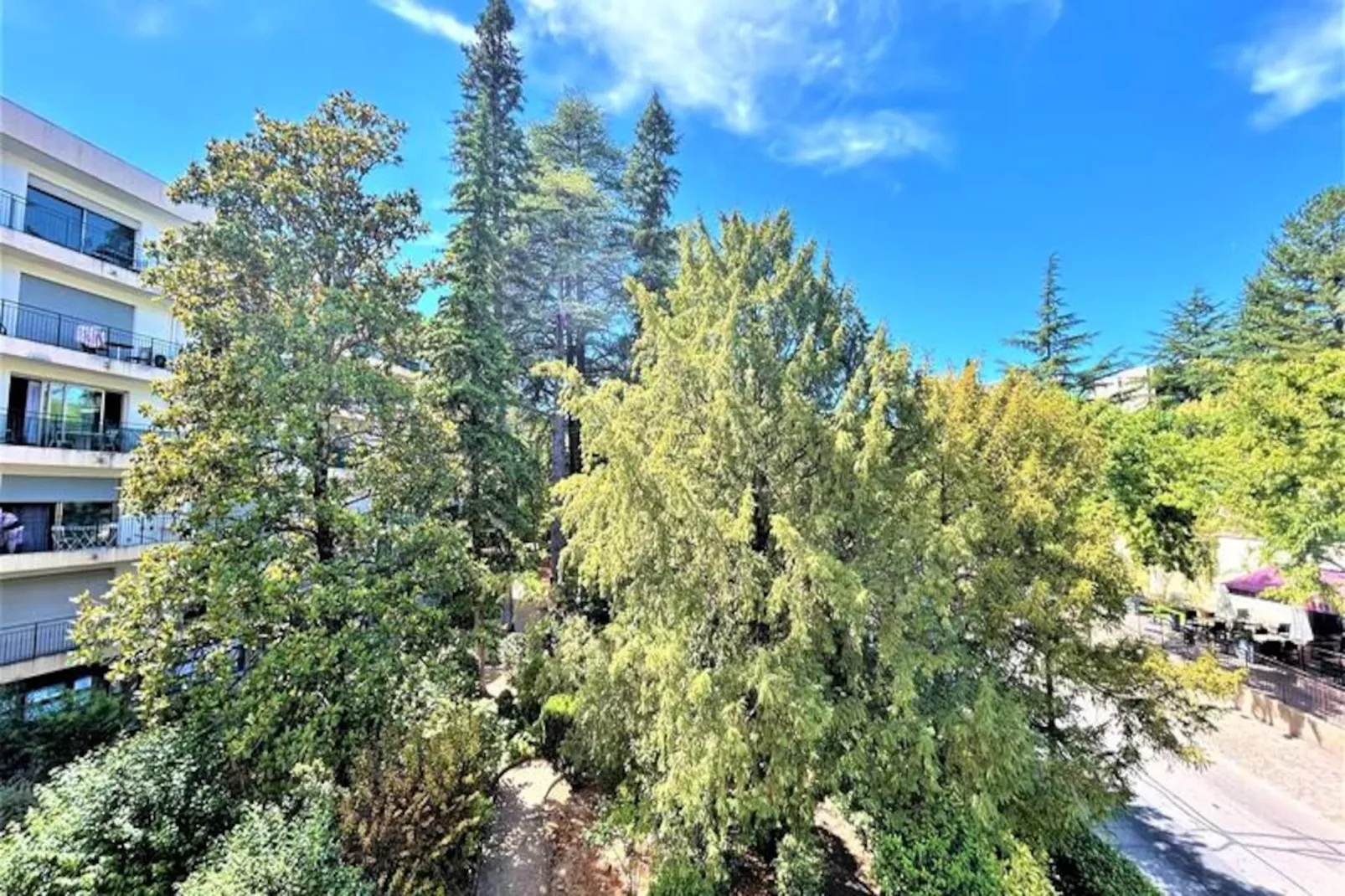 Résidence Flore-Niet-getagd