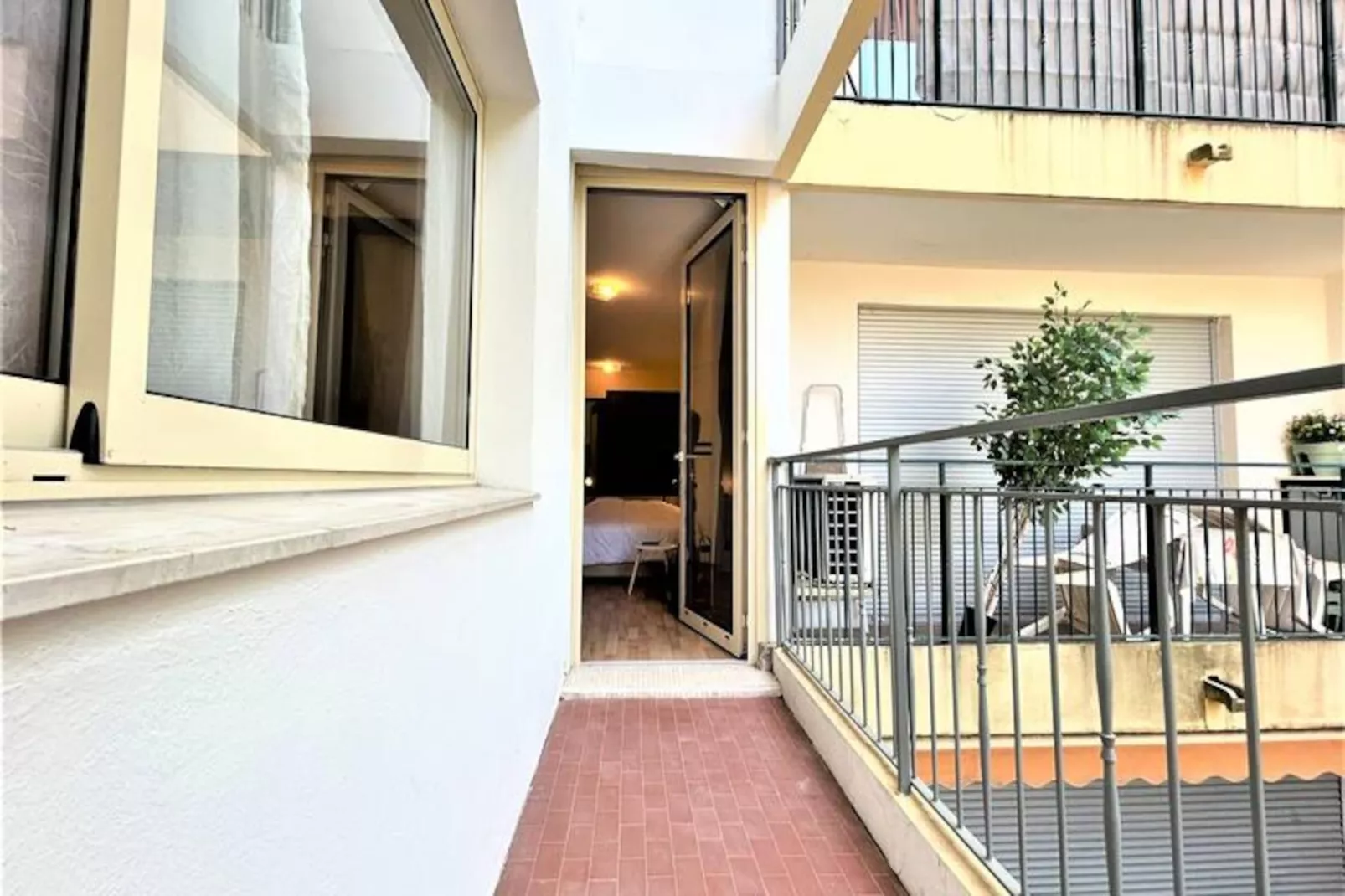 Résidence Flore-Niet-getagd