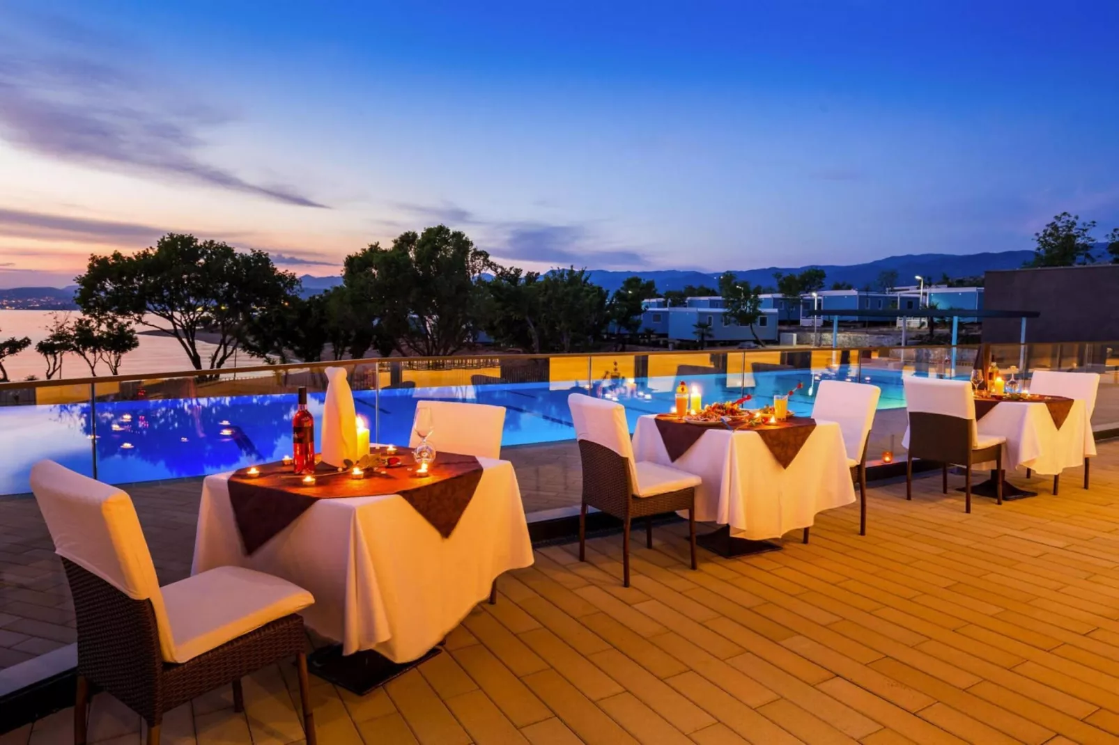 Mobile Homes Omisalj-Mobilhome PREMIUM 3rd and 4th row-Gebieden zomer 1km