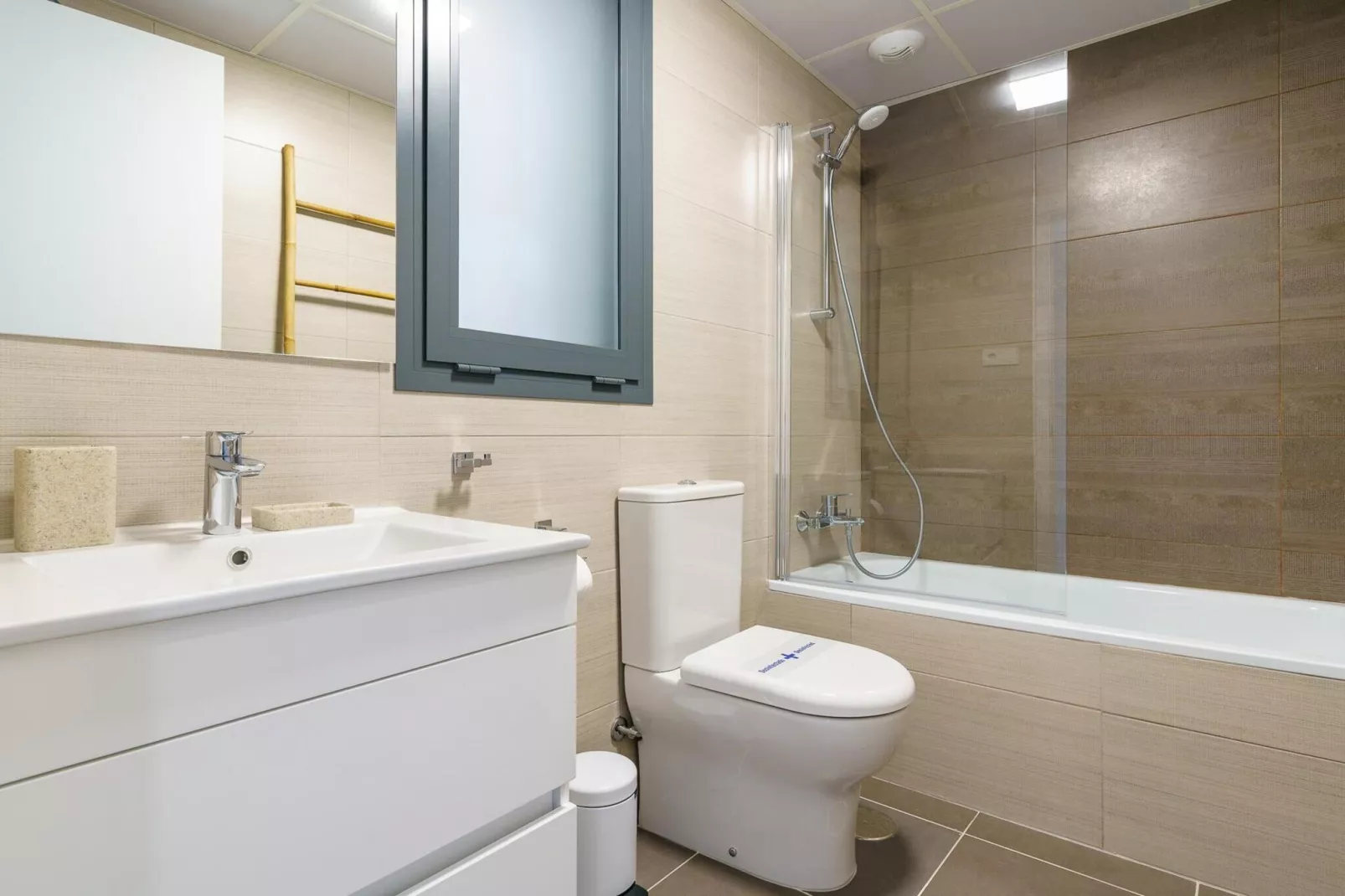 CT 104  El Lagar de la Cala de Mijas-Badkamer