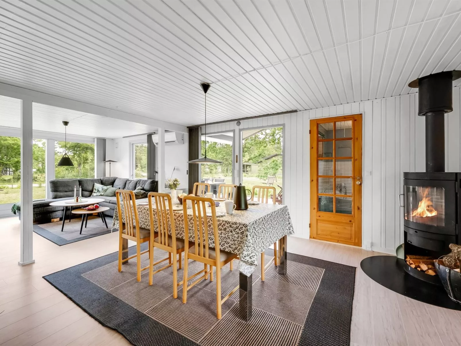 "Embla" - 500m to the fjord-Binnen