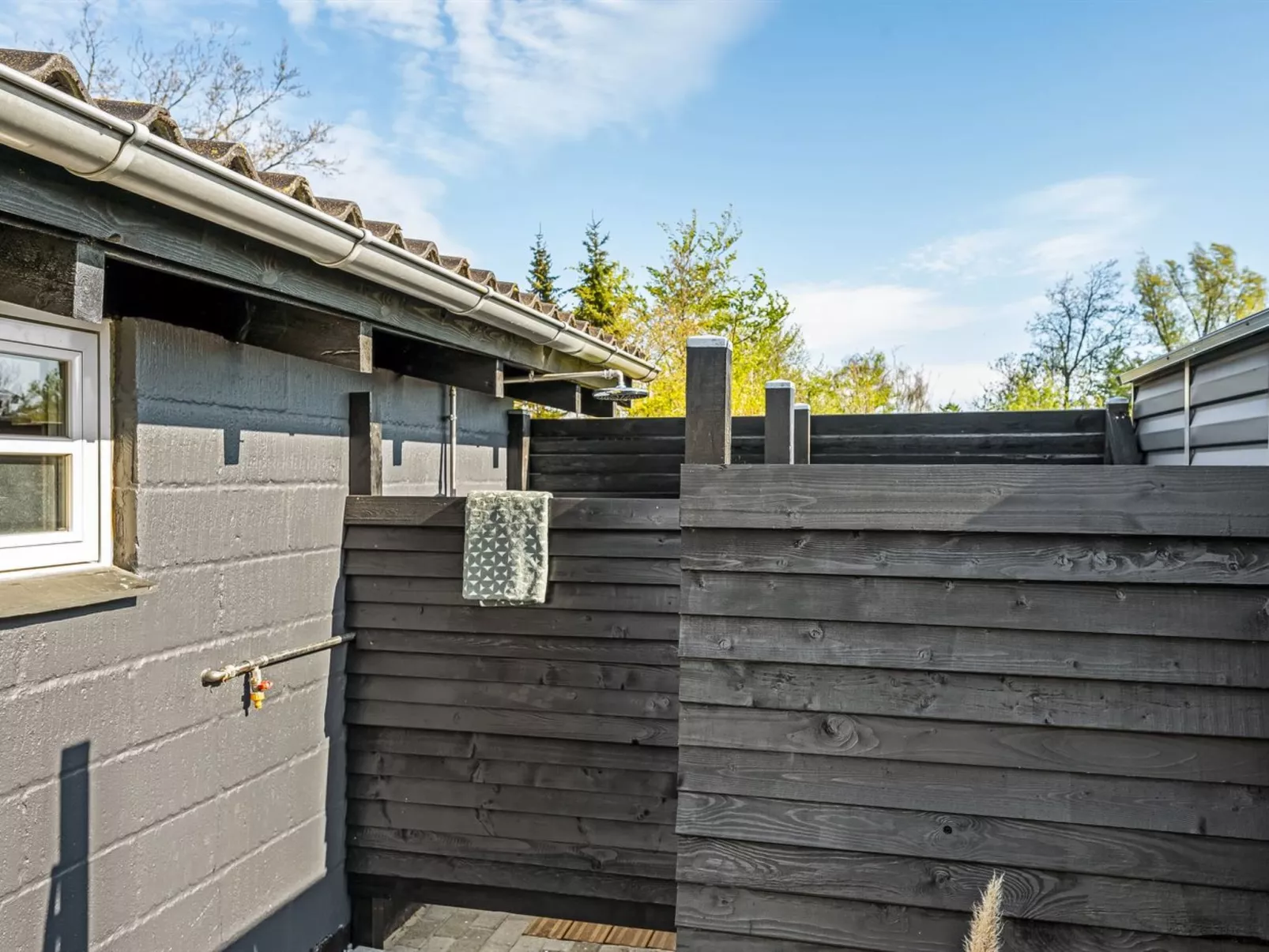 "Valdemar" - 350m to the fjord-Buiten