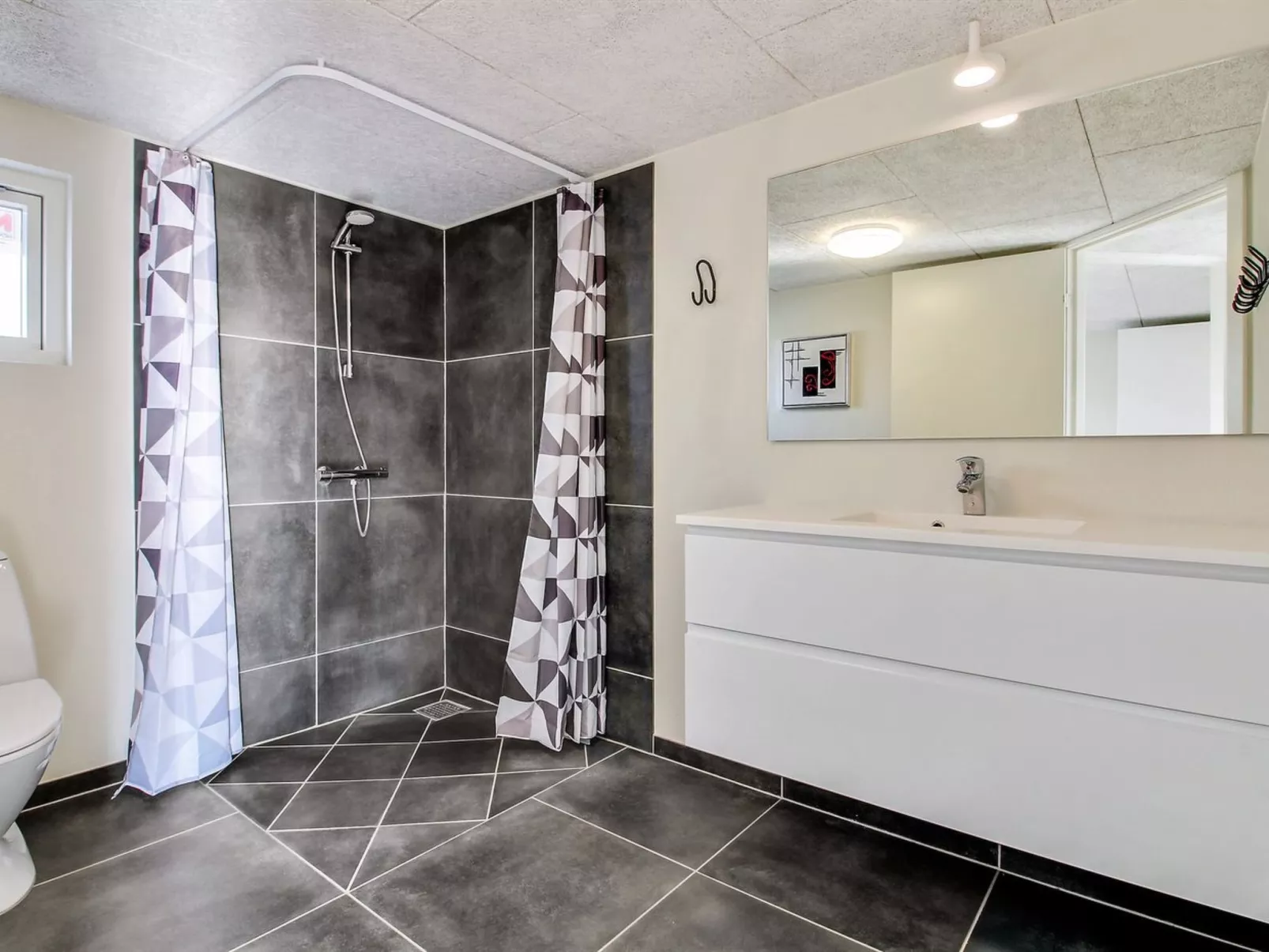 "Yakari" - 300m from the sea-Binnen