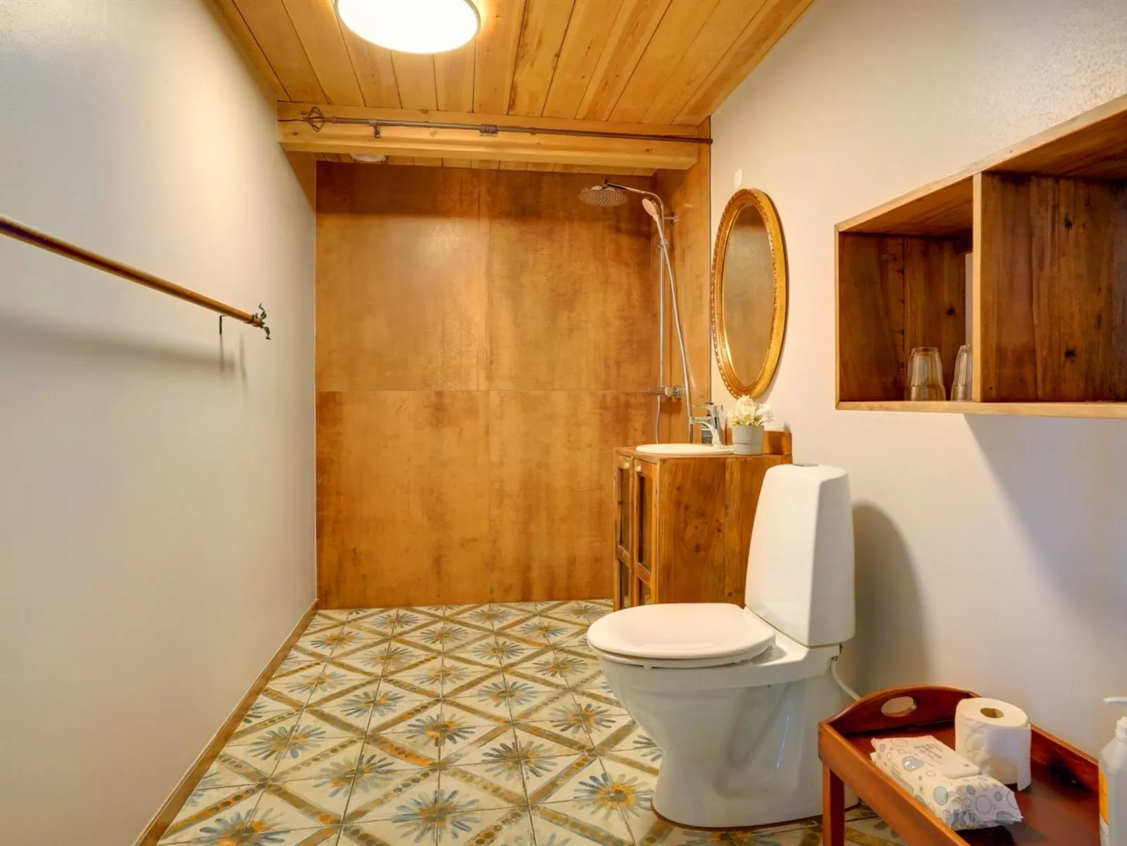 "Margareta" - 250m to the fjord-Binnen