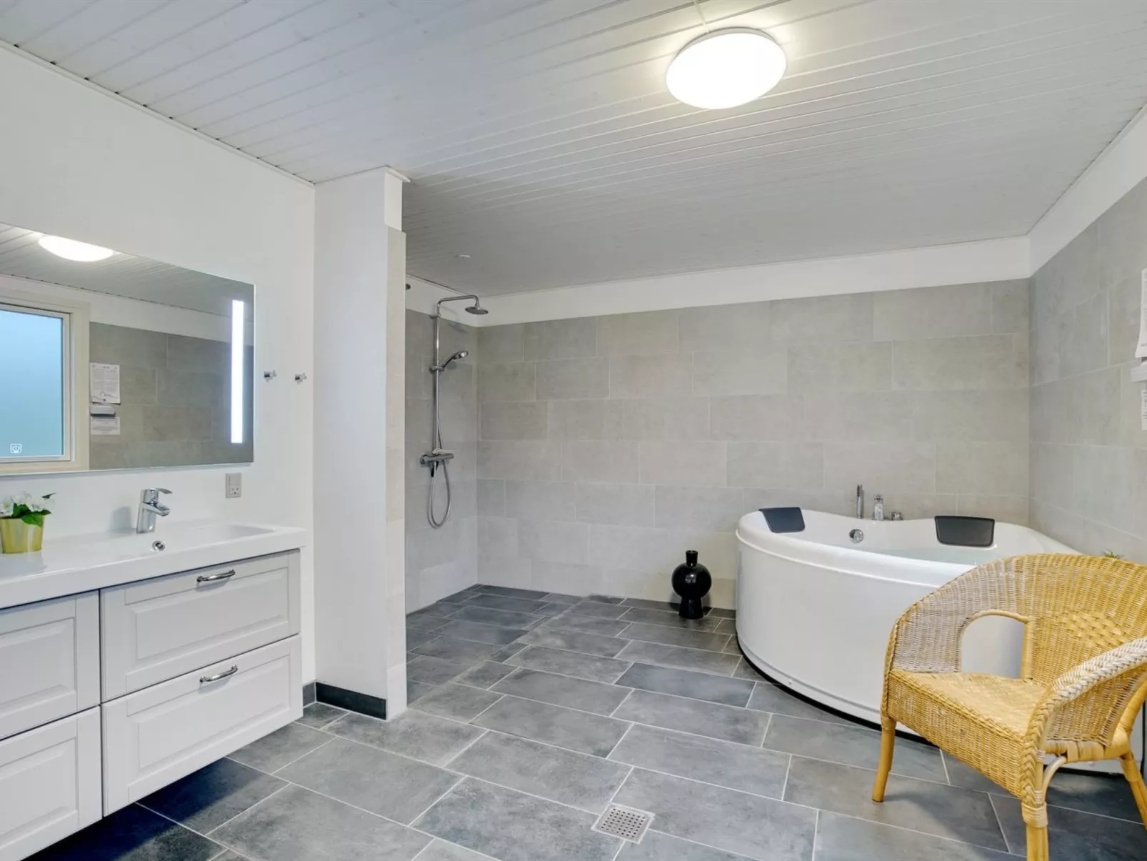 "Ingalil" - 650m from the sea-Binnen