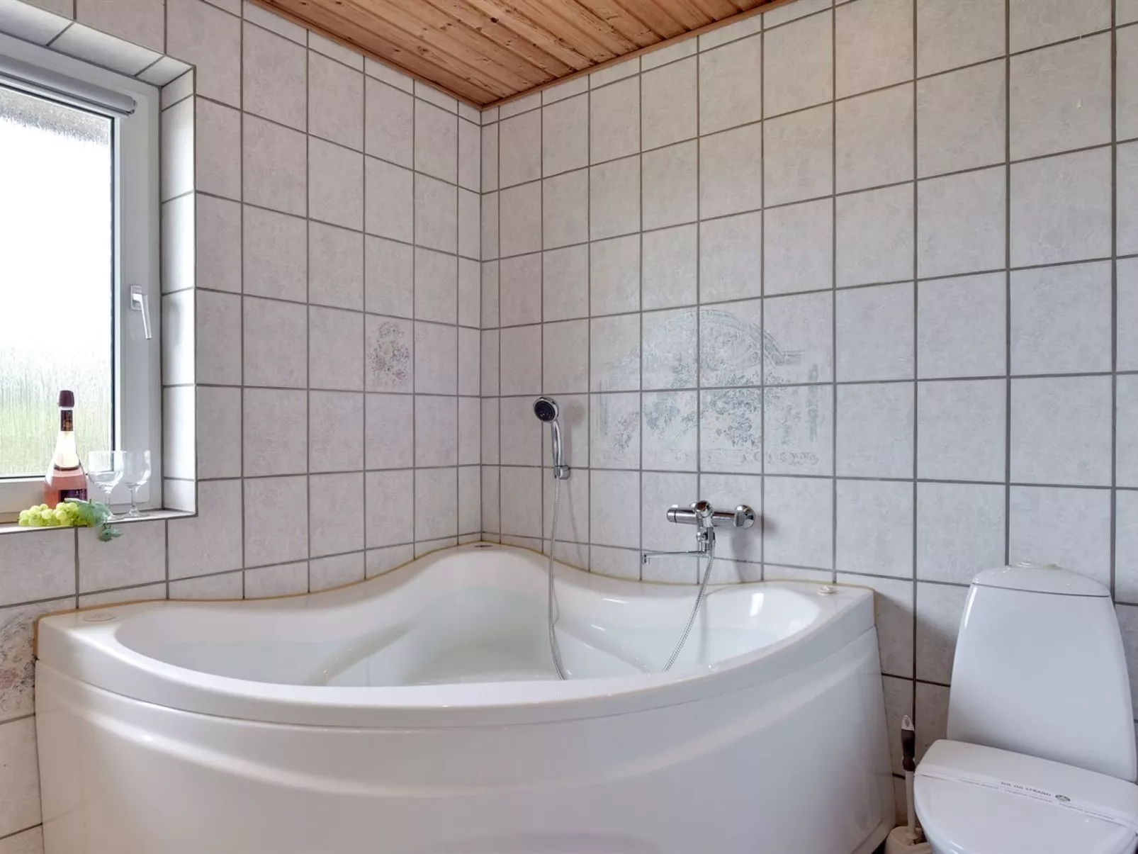 "Dorothea" - 450m to the fjord-Binnen