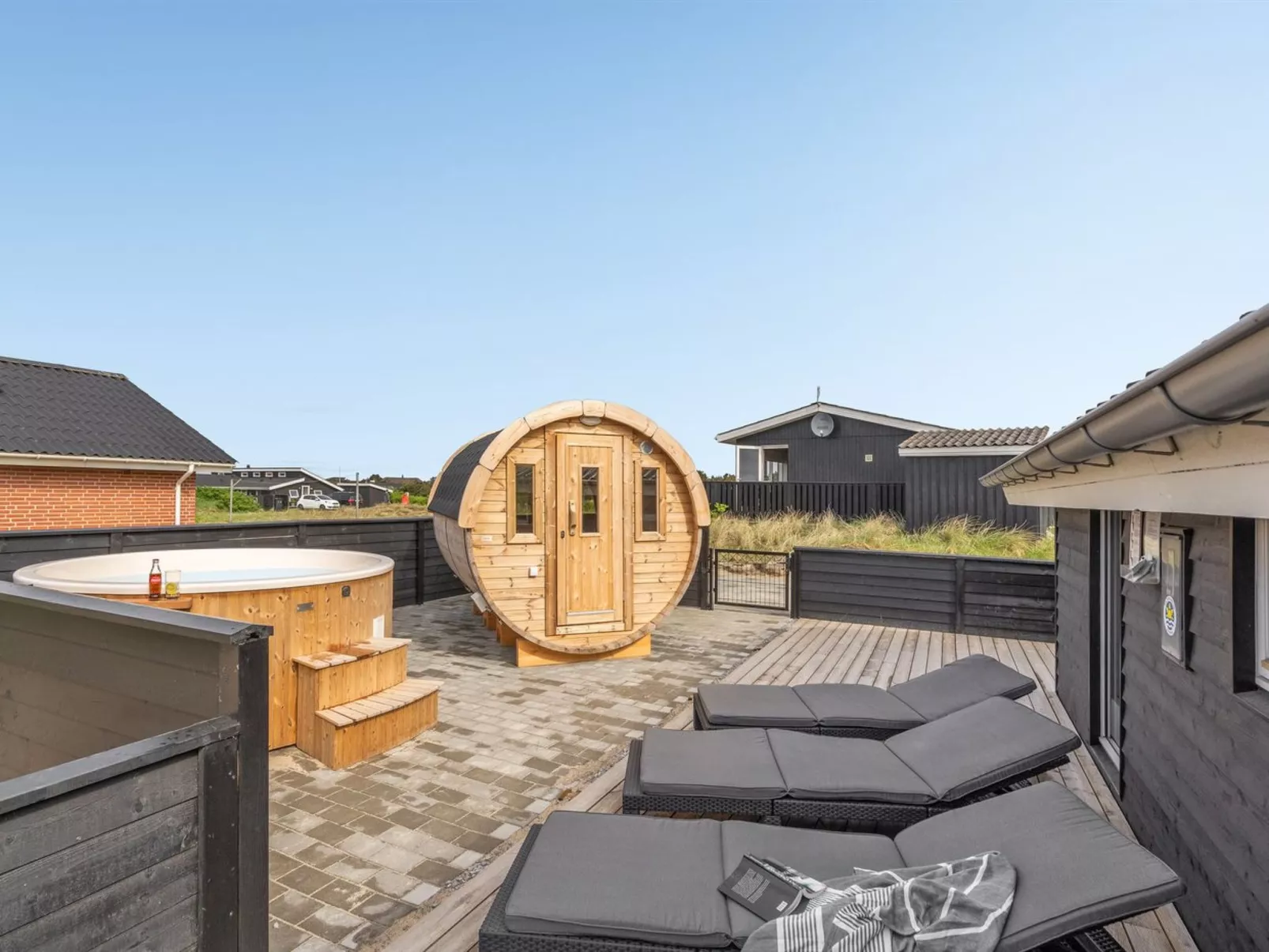 "Teoline" - 500m to the fjord-Binnen