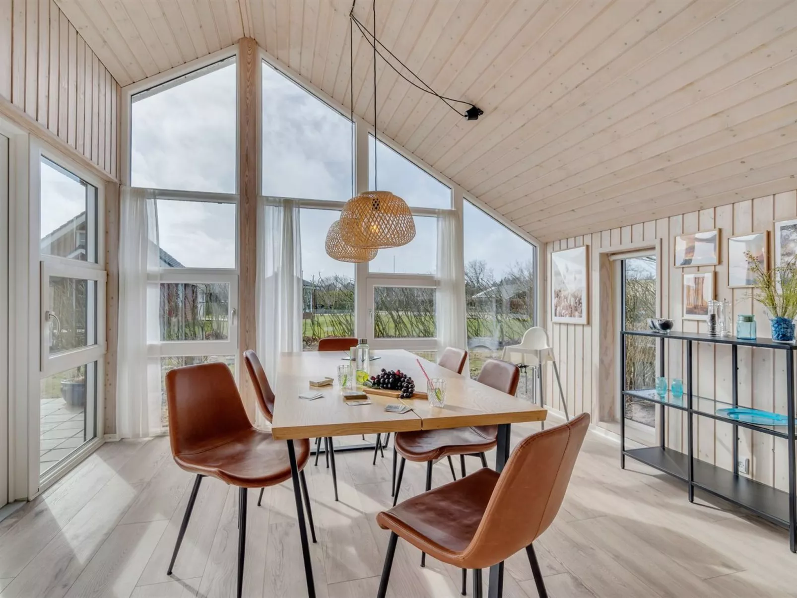 "Gudmundine" - 350m to the fjord-Binnen