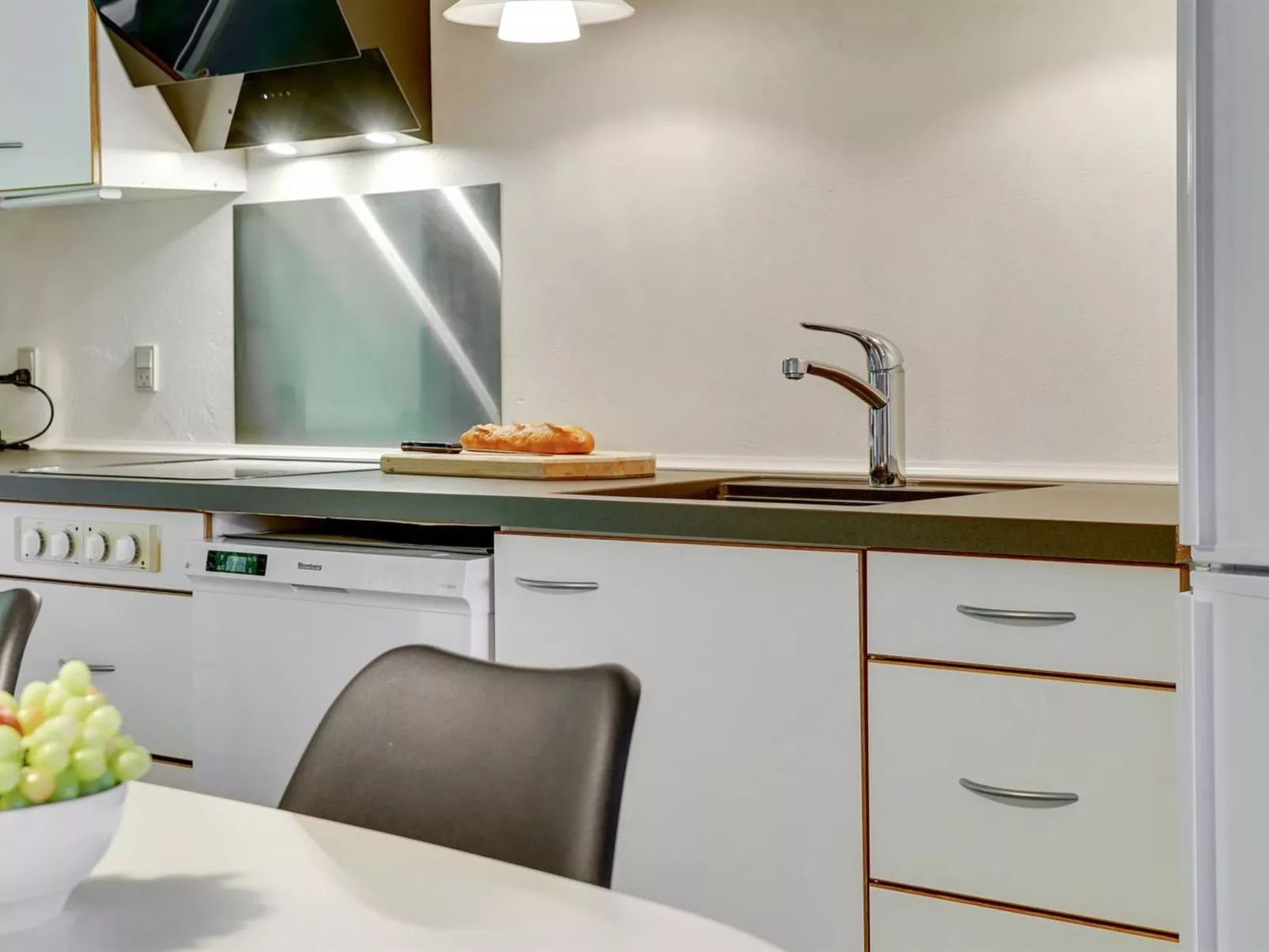 "Ephra" - 250m to the fjord-Binnen